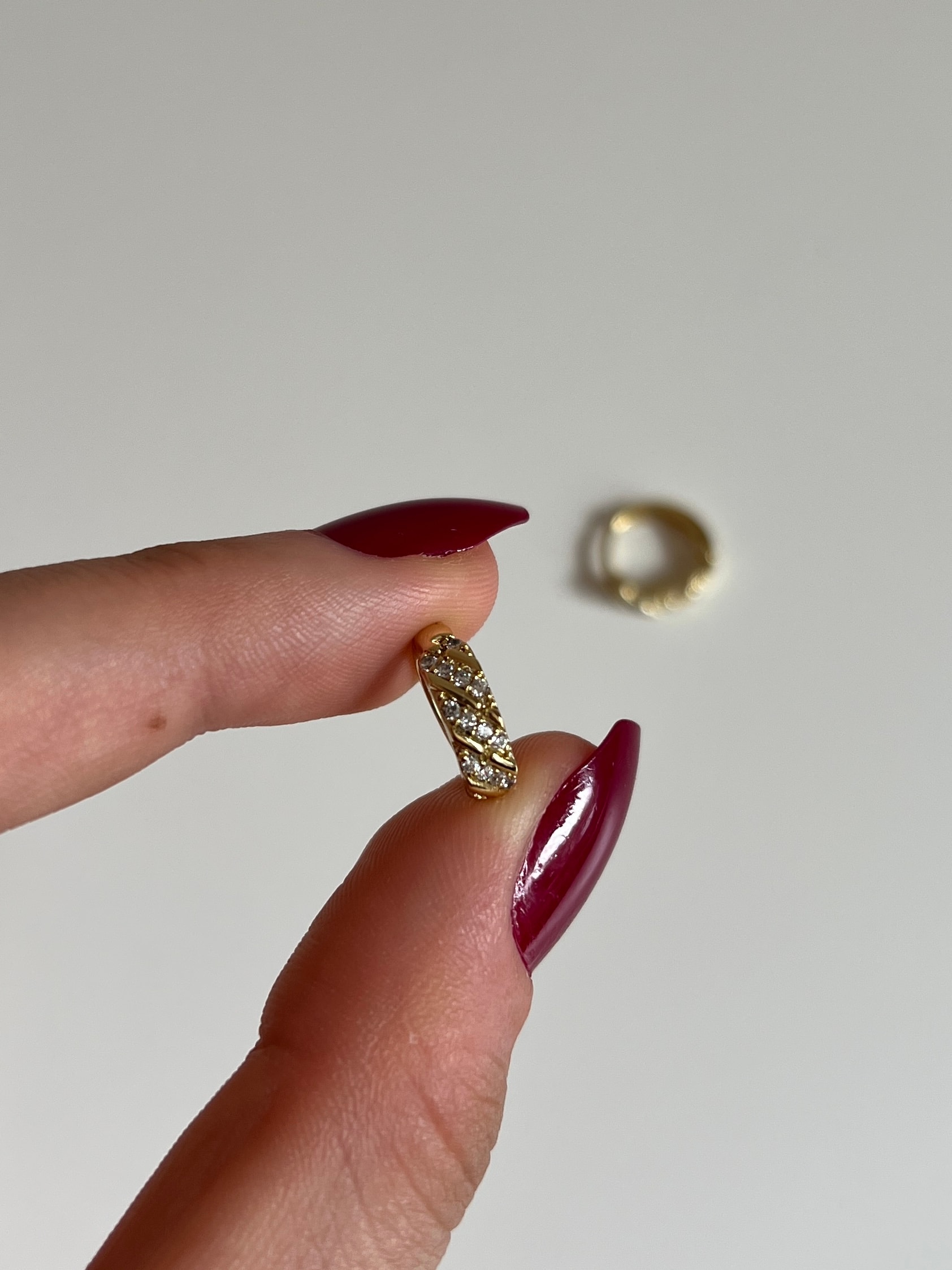 Gold Rengi Çapraz Zirkon Taş Detaylı Xupıng Kadın Küpe