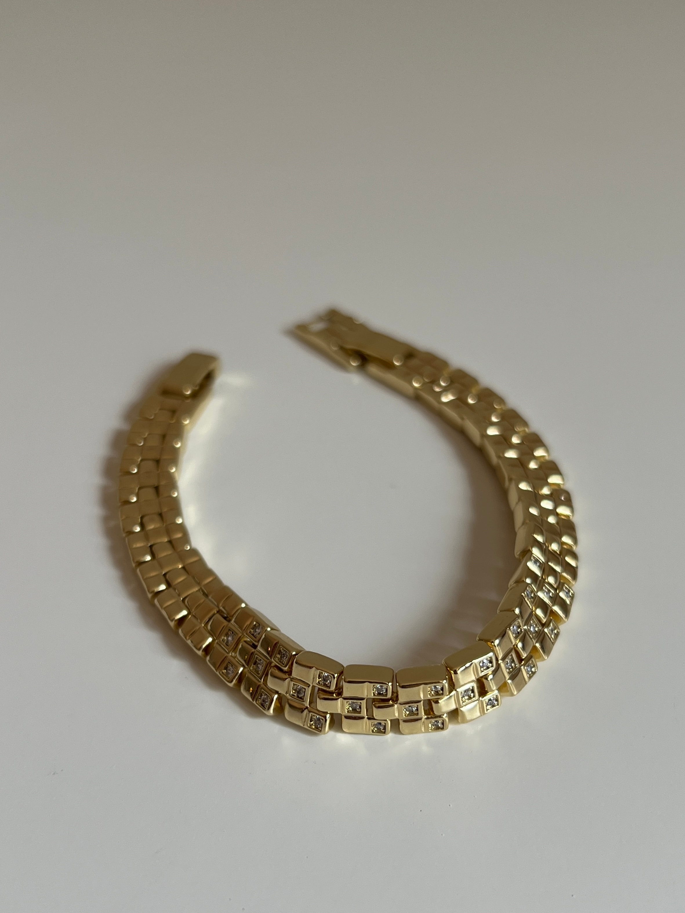 Gold Rengi Kare Taş Detaylı Hasır Model Xupıng Kadın Bileklik