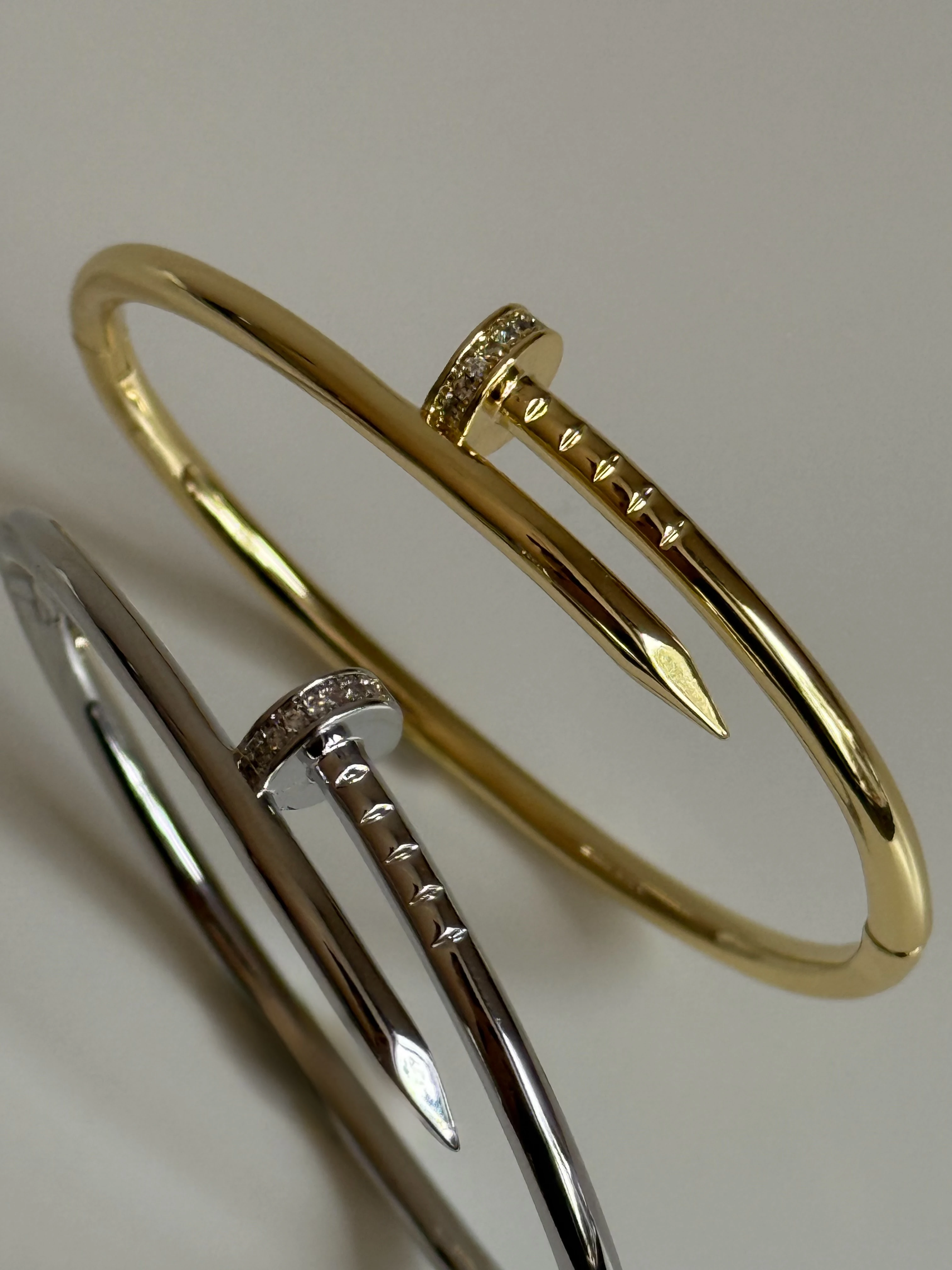 Çivi Model Kadın Kelepçe Bileklik