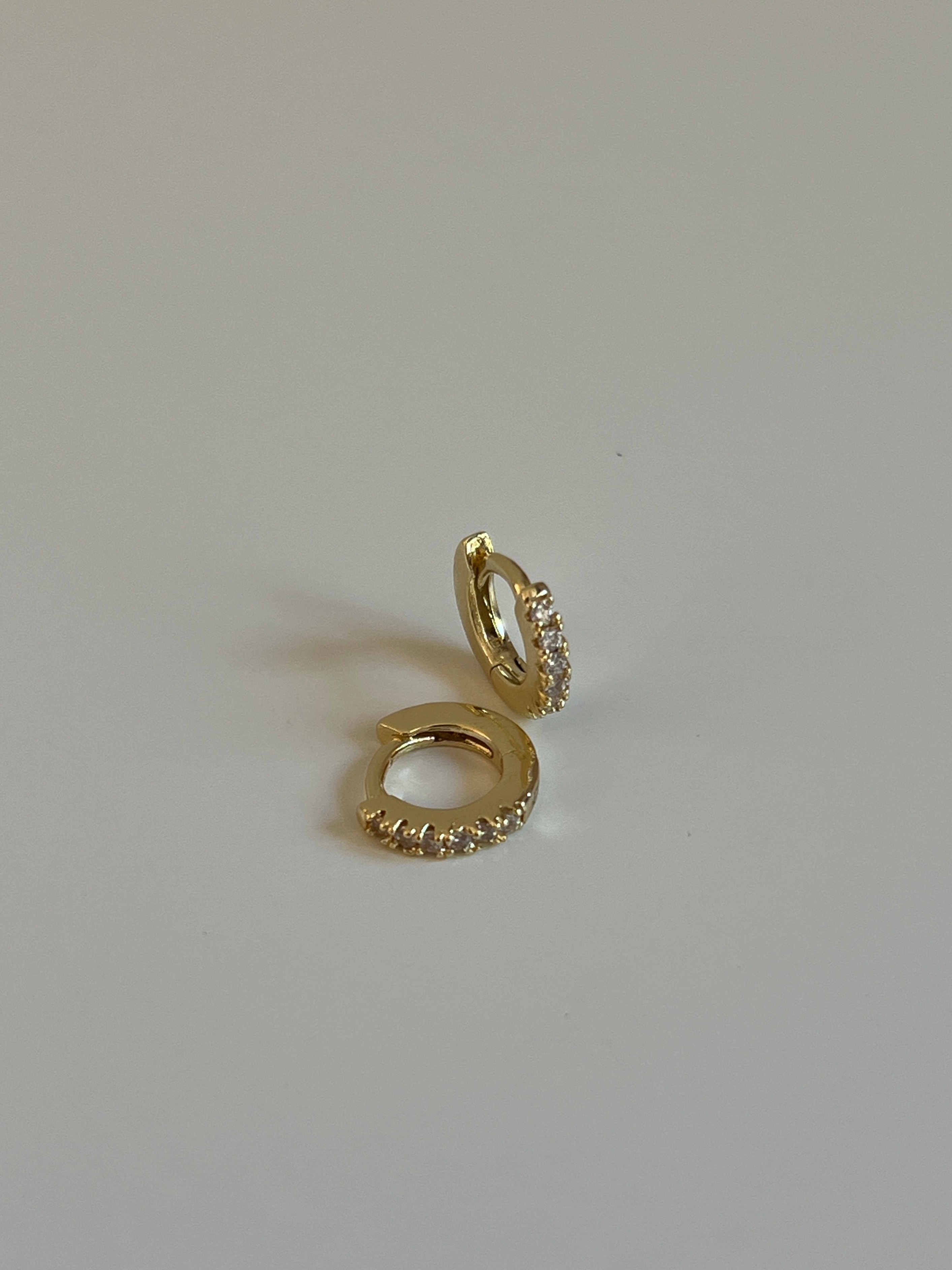 Gold Rengi Zirkon Taşlı Kadın Halka Küpe