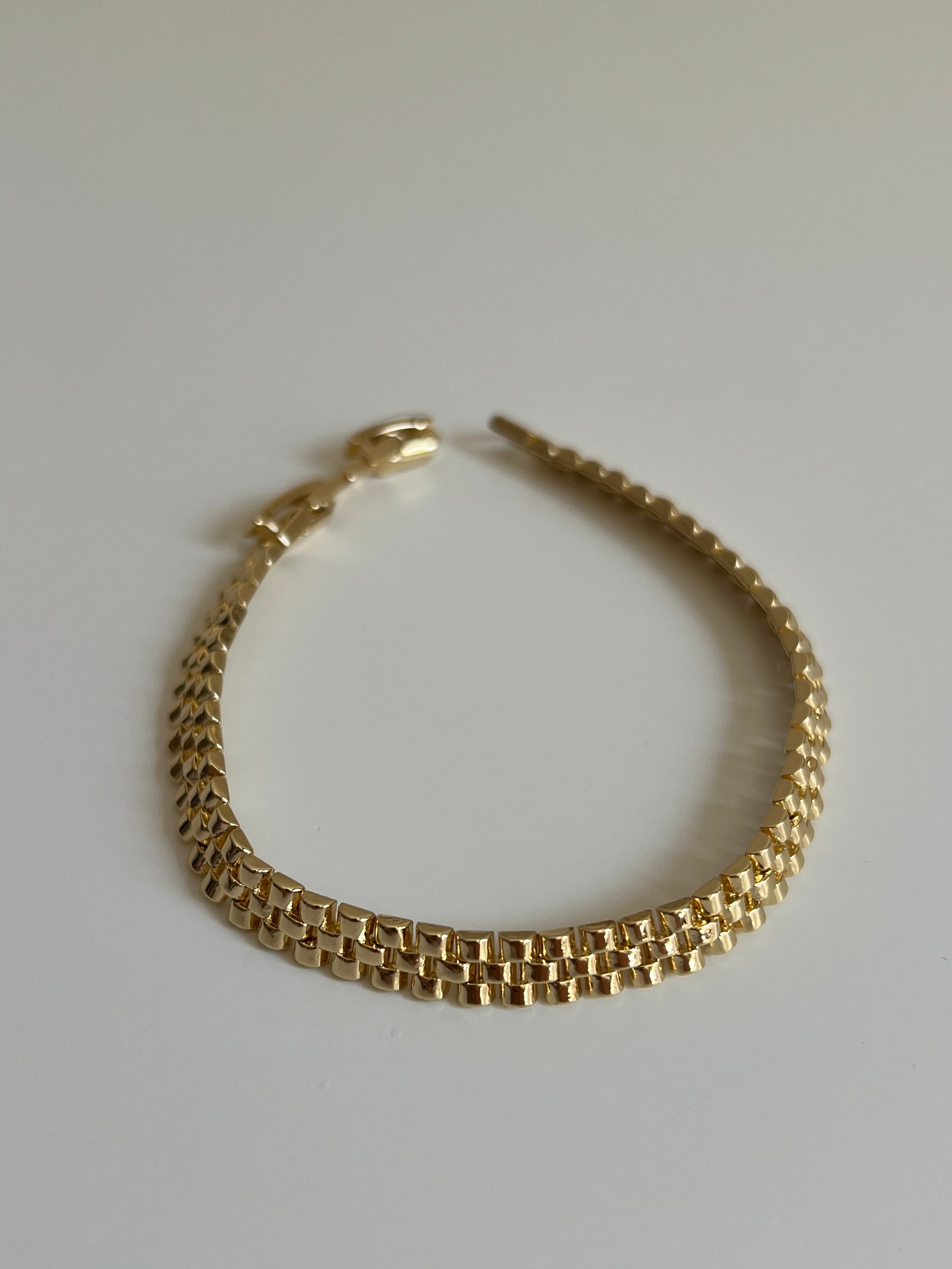 Gold Rengi Kareli Model Kadın Bileklik