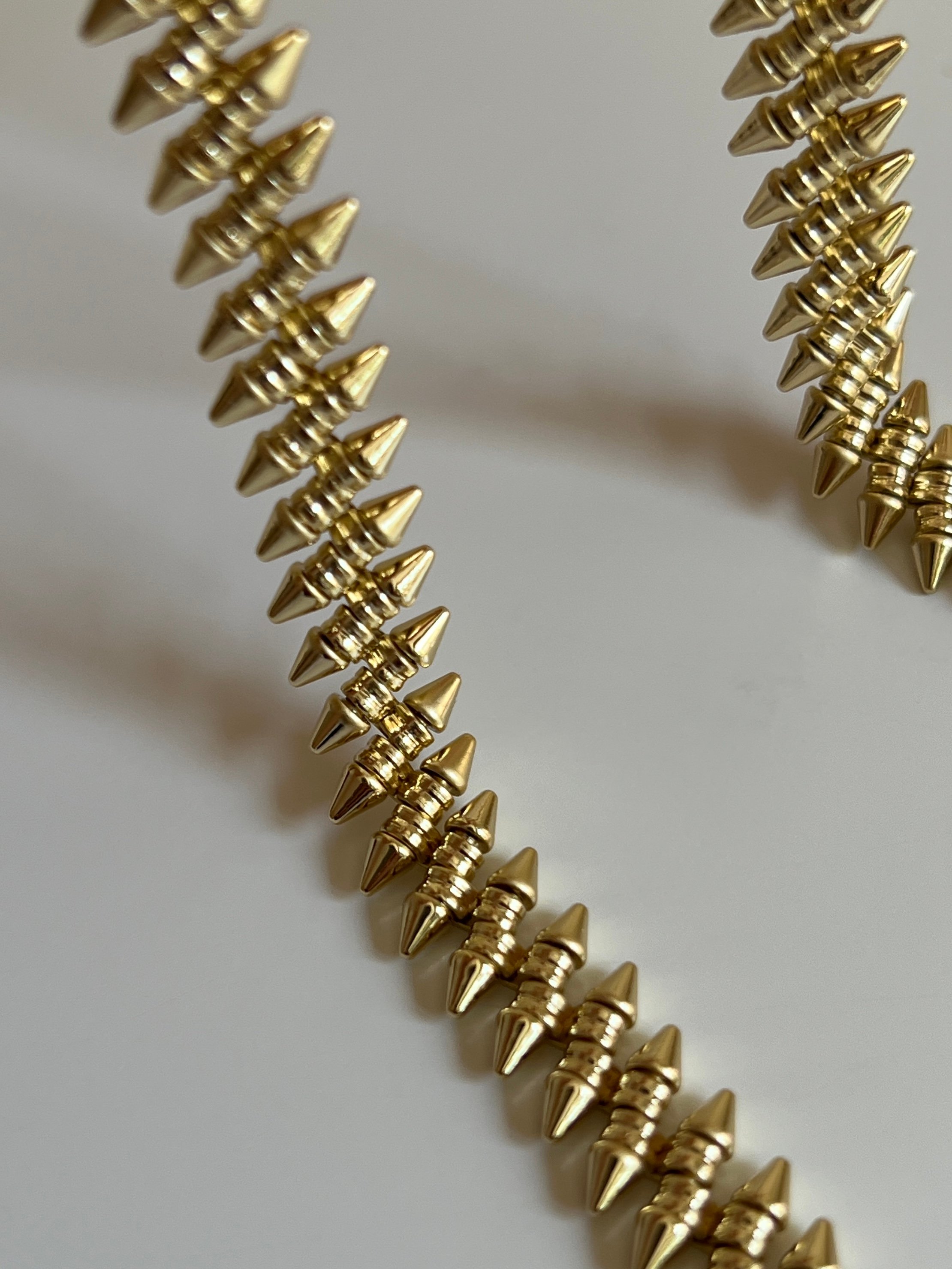 Gold Rengi Çivi Model Xupıng Kadın Kolye
