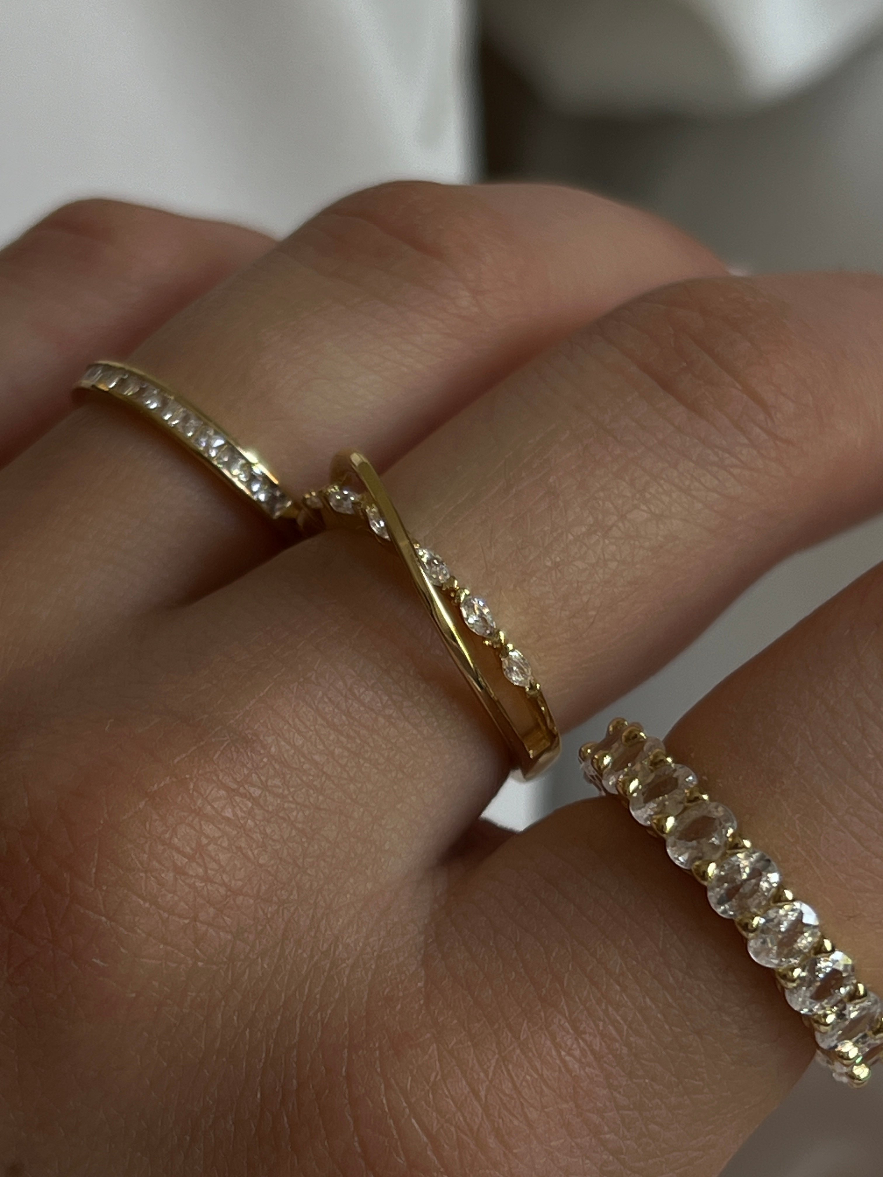 Gold Rengi Damla Zirkon Taşlı İki Sıra Kadın Yüzük