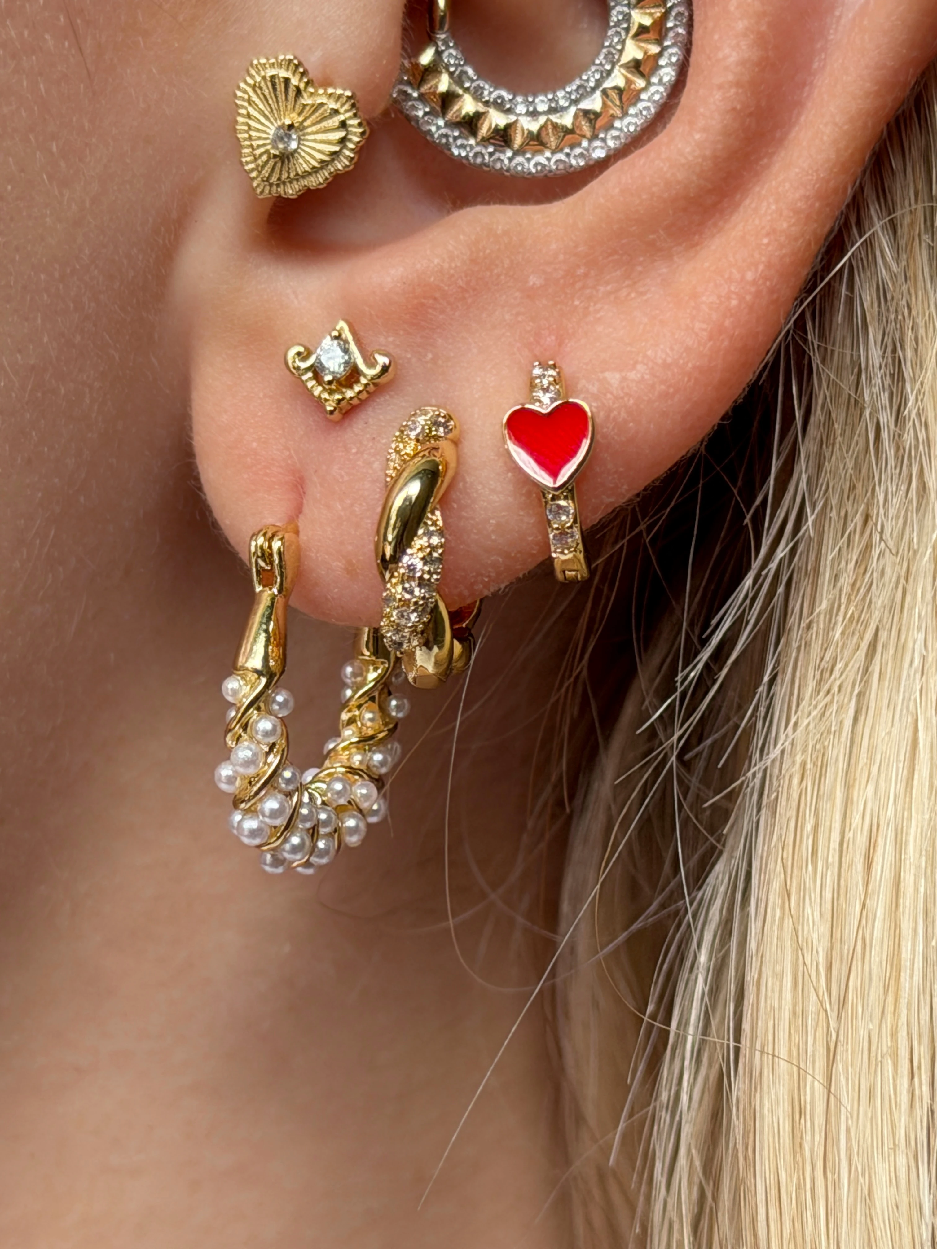 Gold Rengi İncili Burgu Model Kadın Küpe