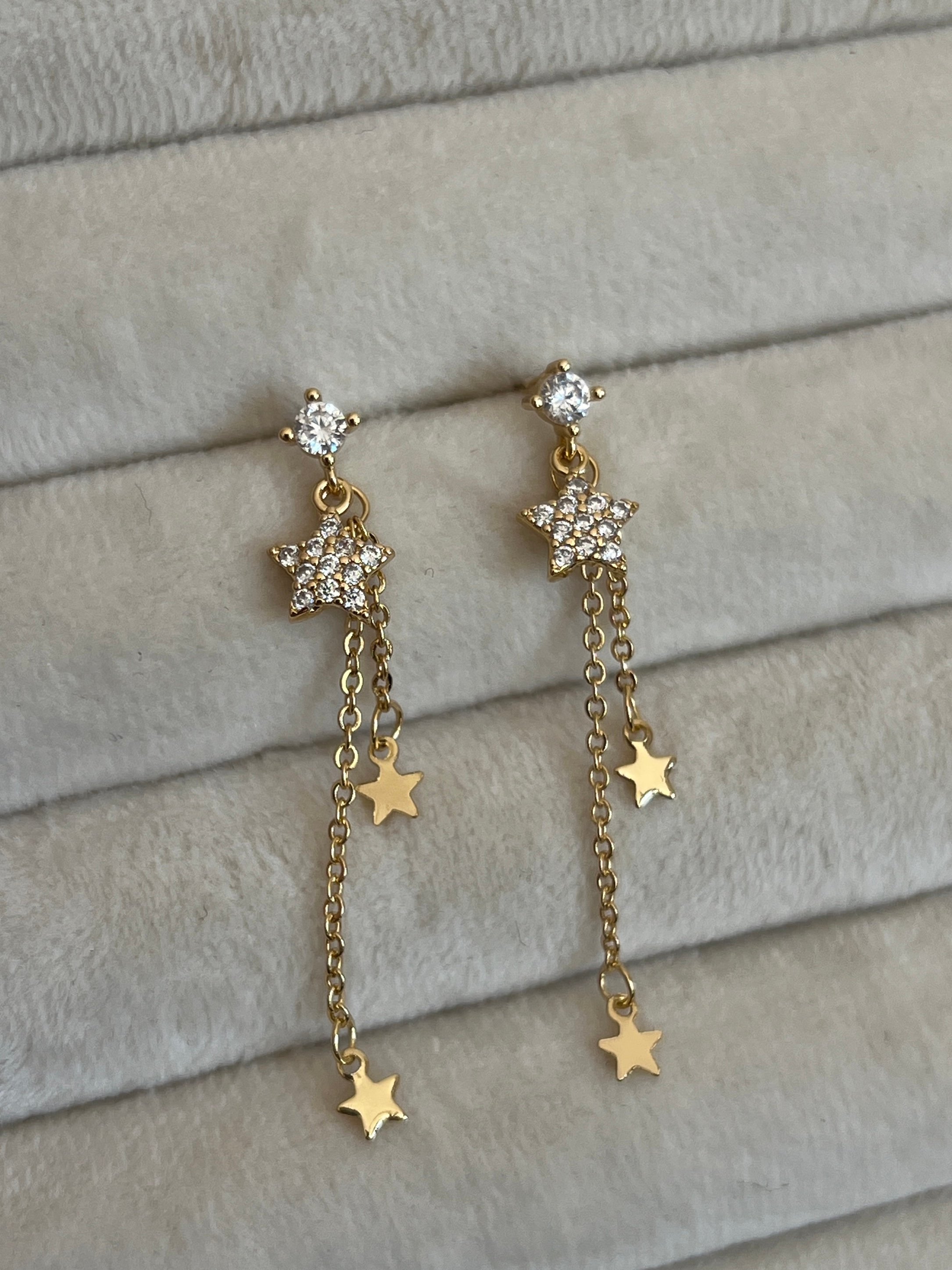 Gold Rengi Yıldız Model Sallantılı Kadın Küpe
