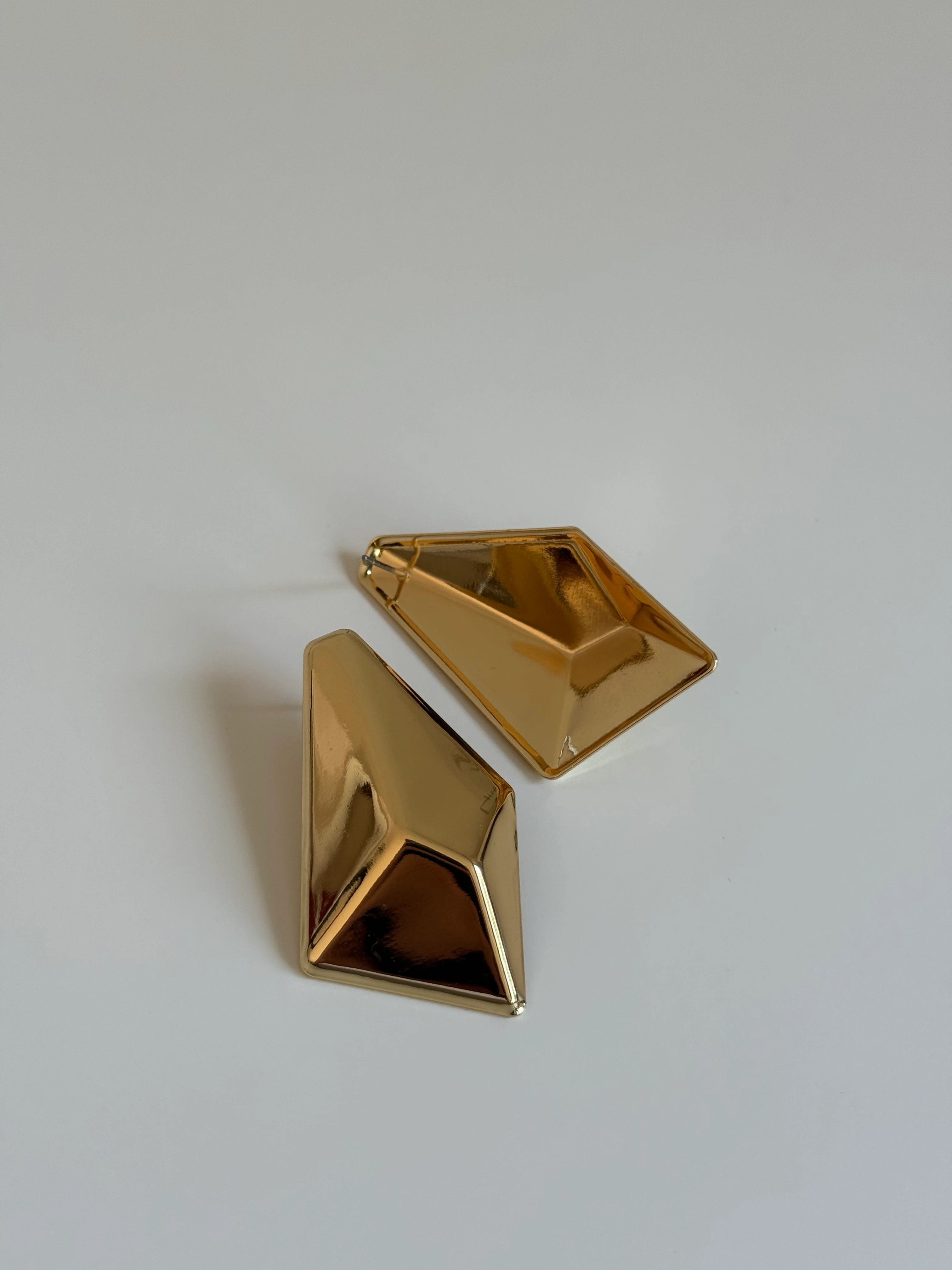 Gold Rengi Kadın Küpe