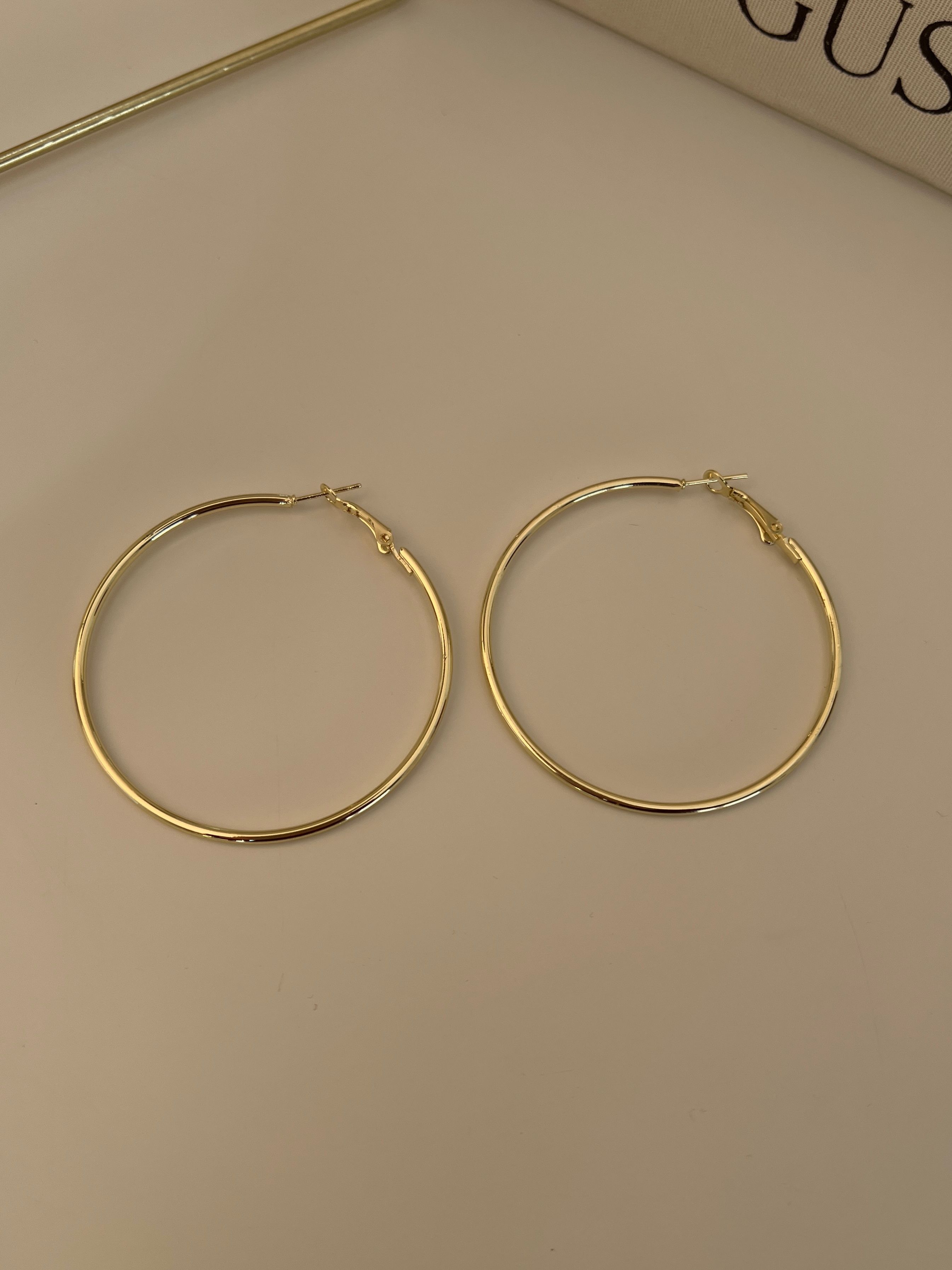 Gold Rengi Yuvarlak Model Kadın Halka Küpe