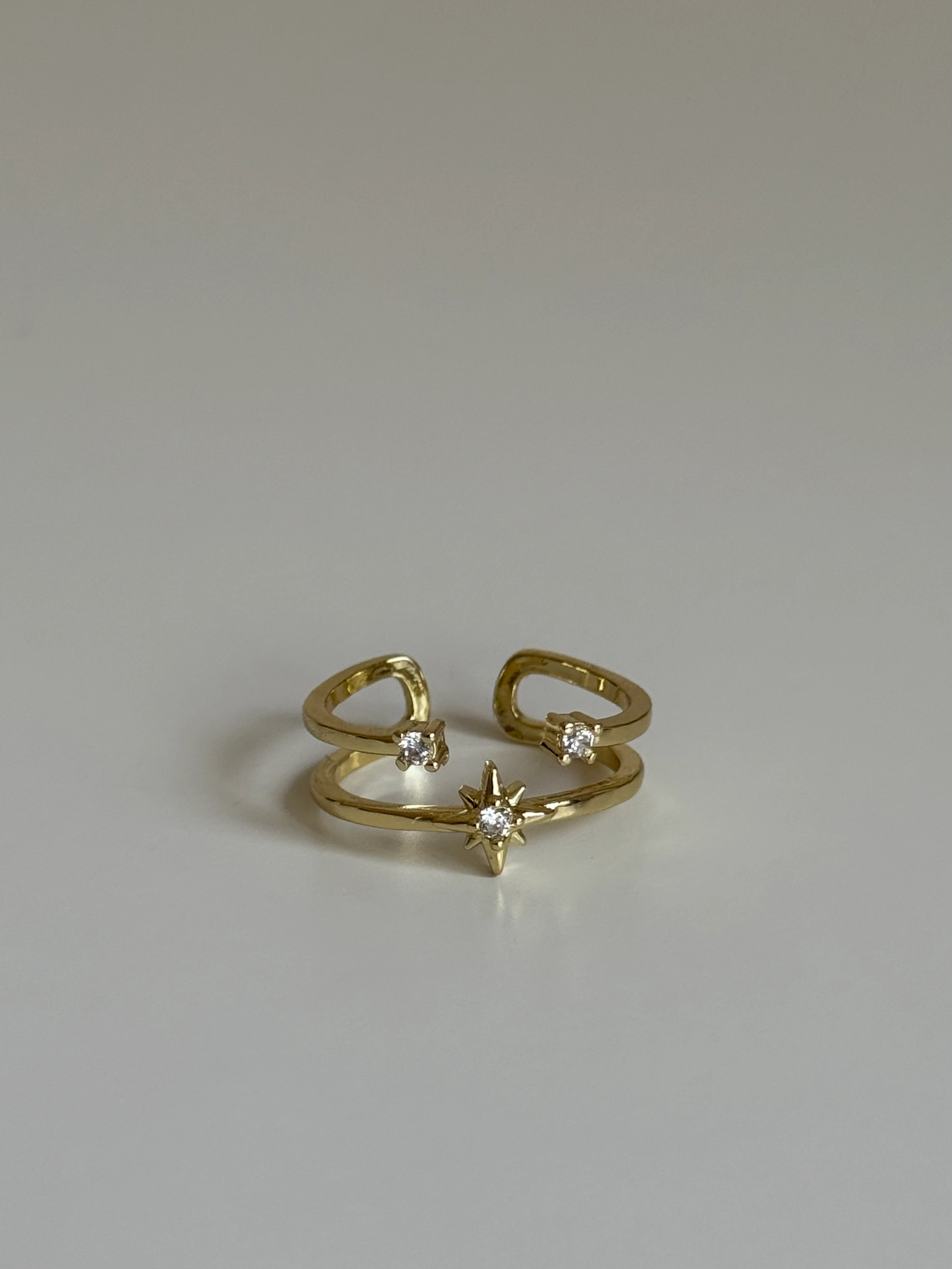 İki Sıra Kutup Yıldızı Ve Taşlı Kadın Yüzük