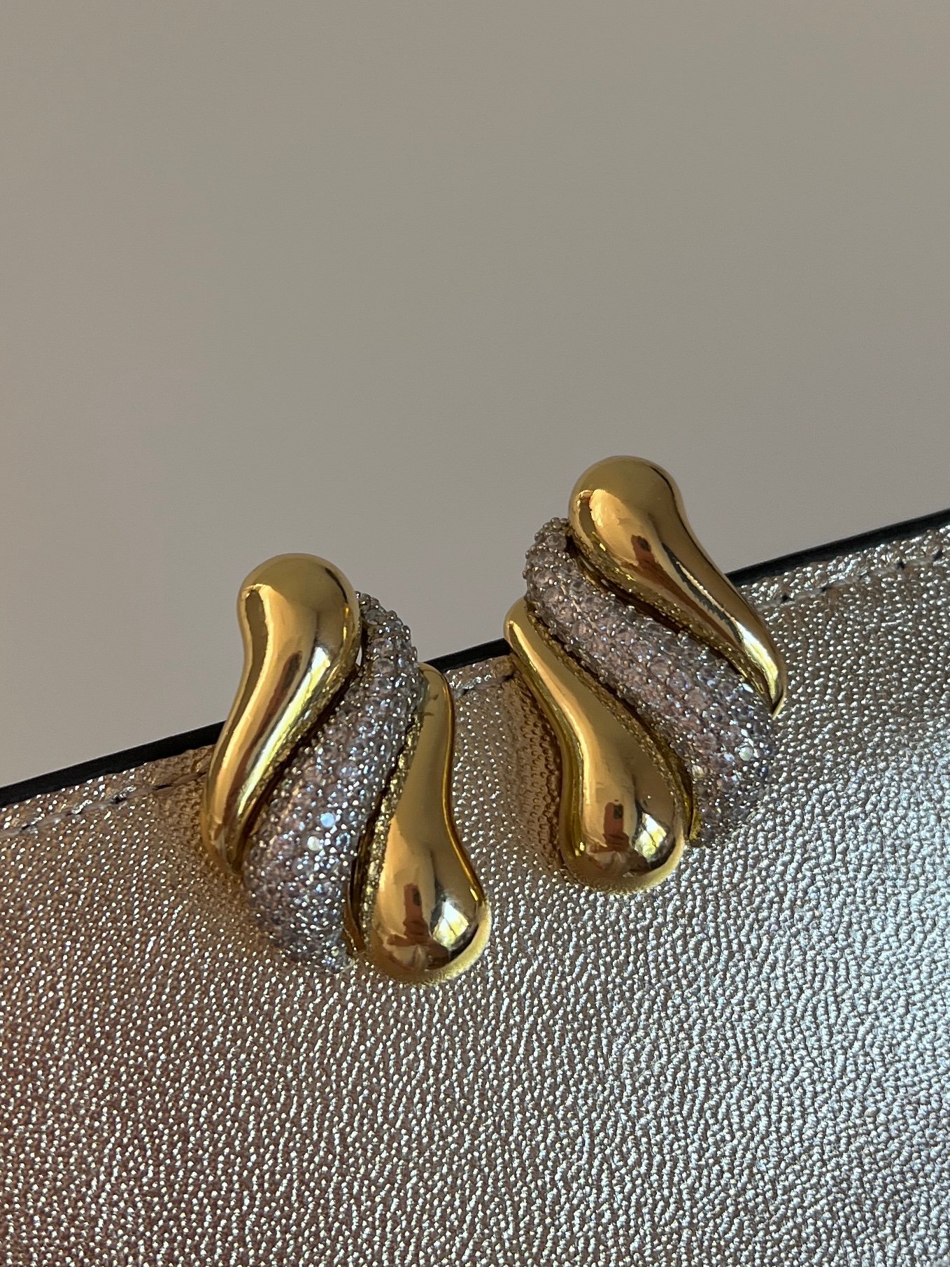 Mix Renk Zirkon Taşlı Damla Model Kadın Küpe