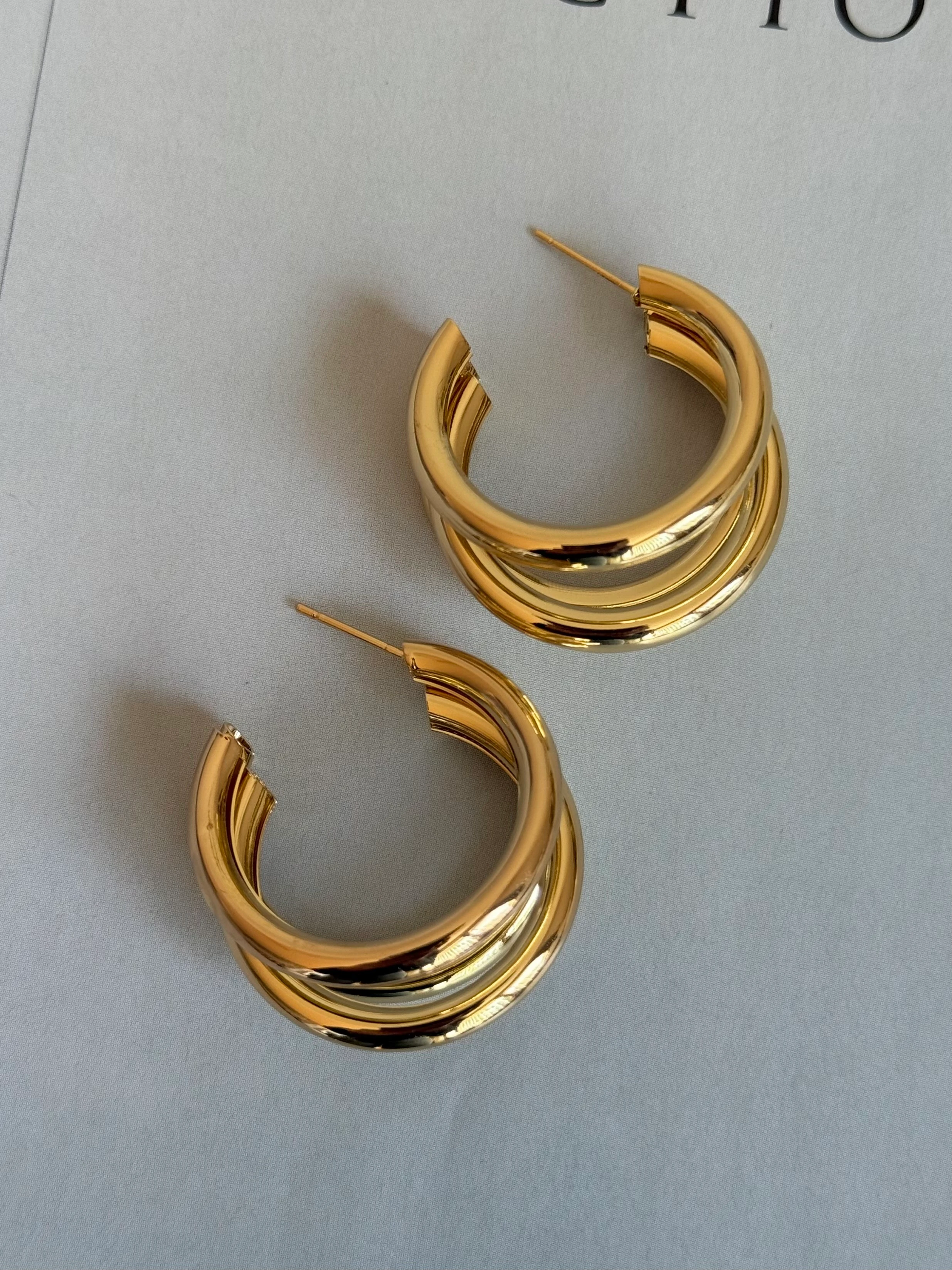 Gold Rengi Üç Sıra Halka Kadın Küpe