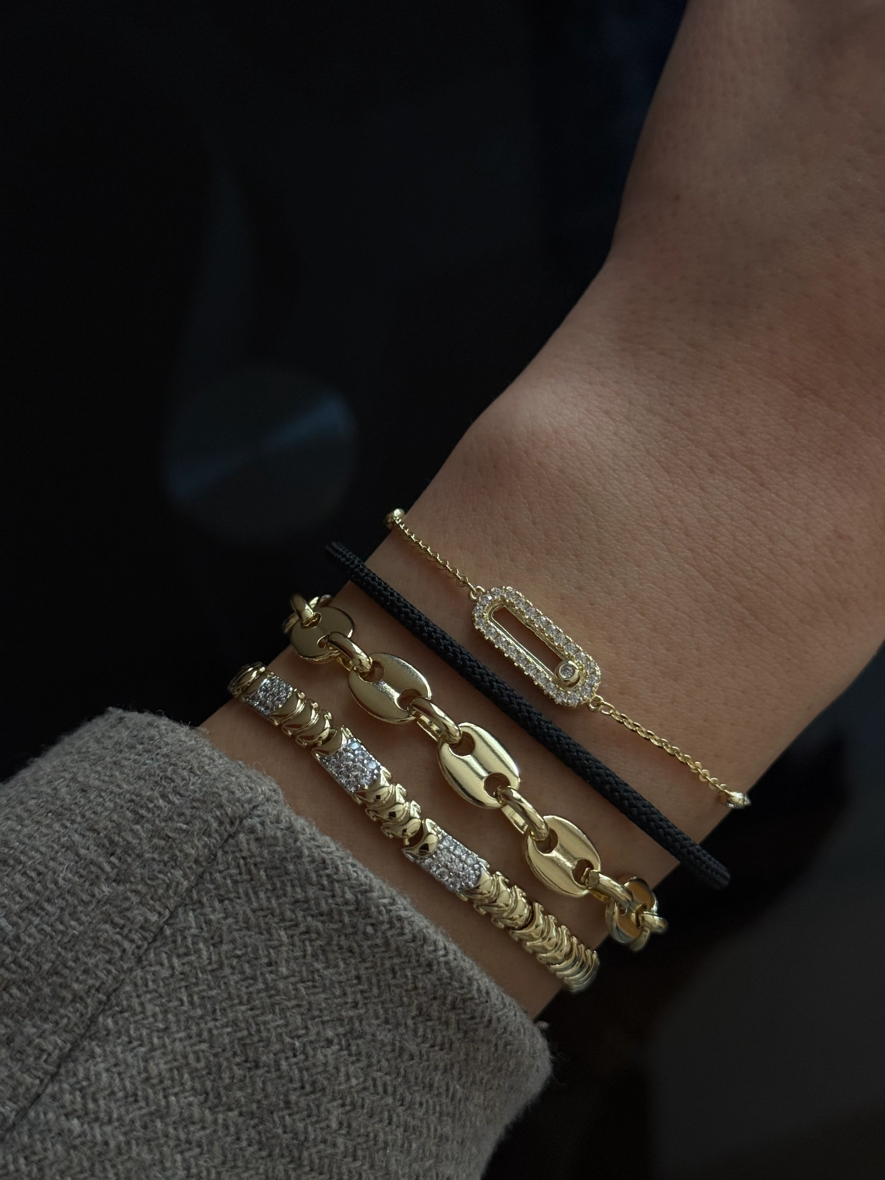 Gold Rengi Renkli İpli Kadın Kelepçe Bileklik