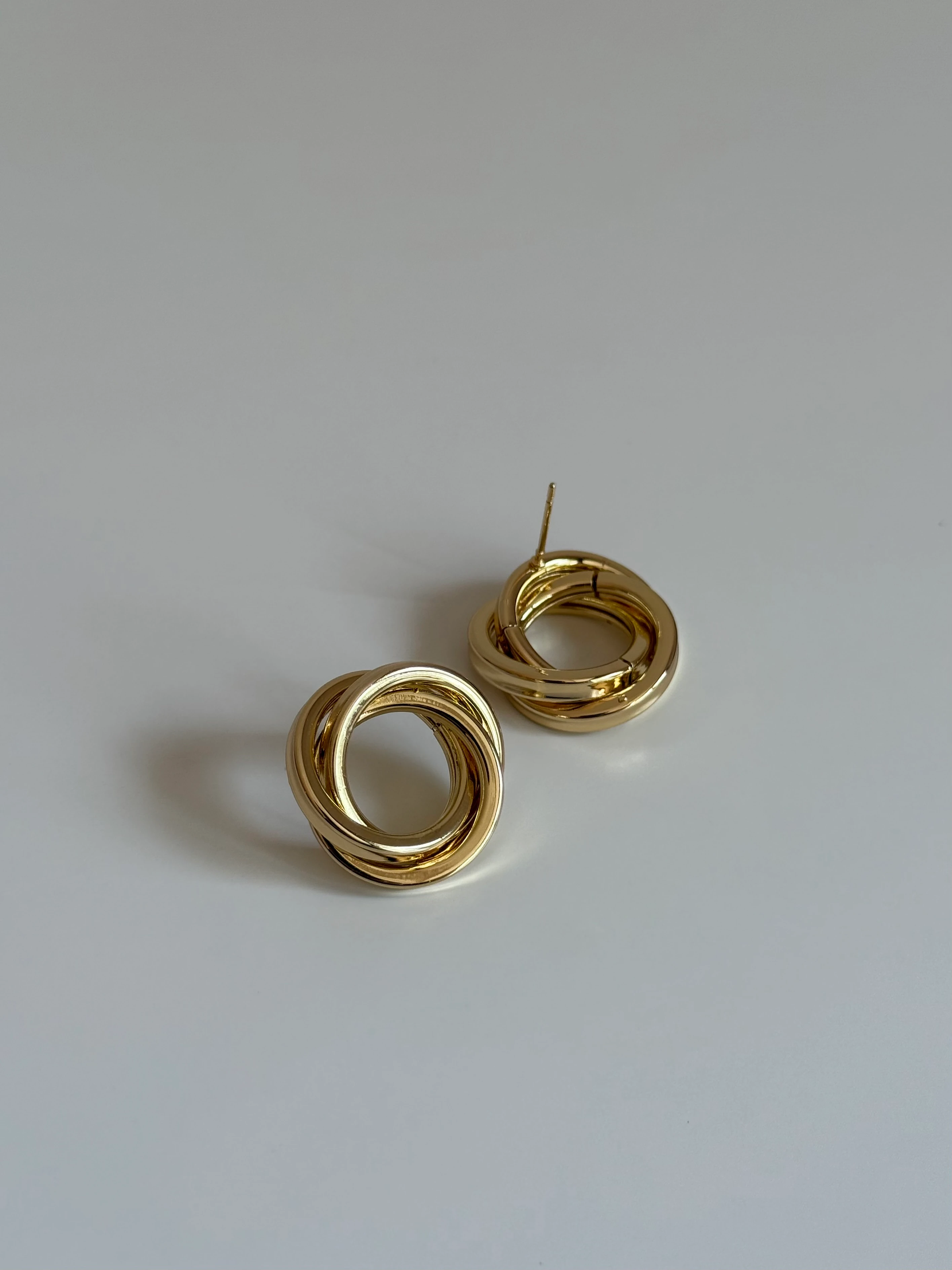 Büyük İnce Sarmal Model Kadın Küpe