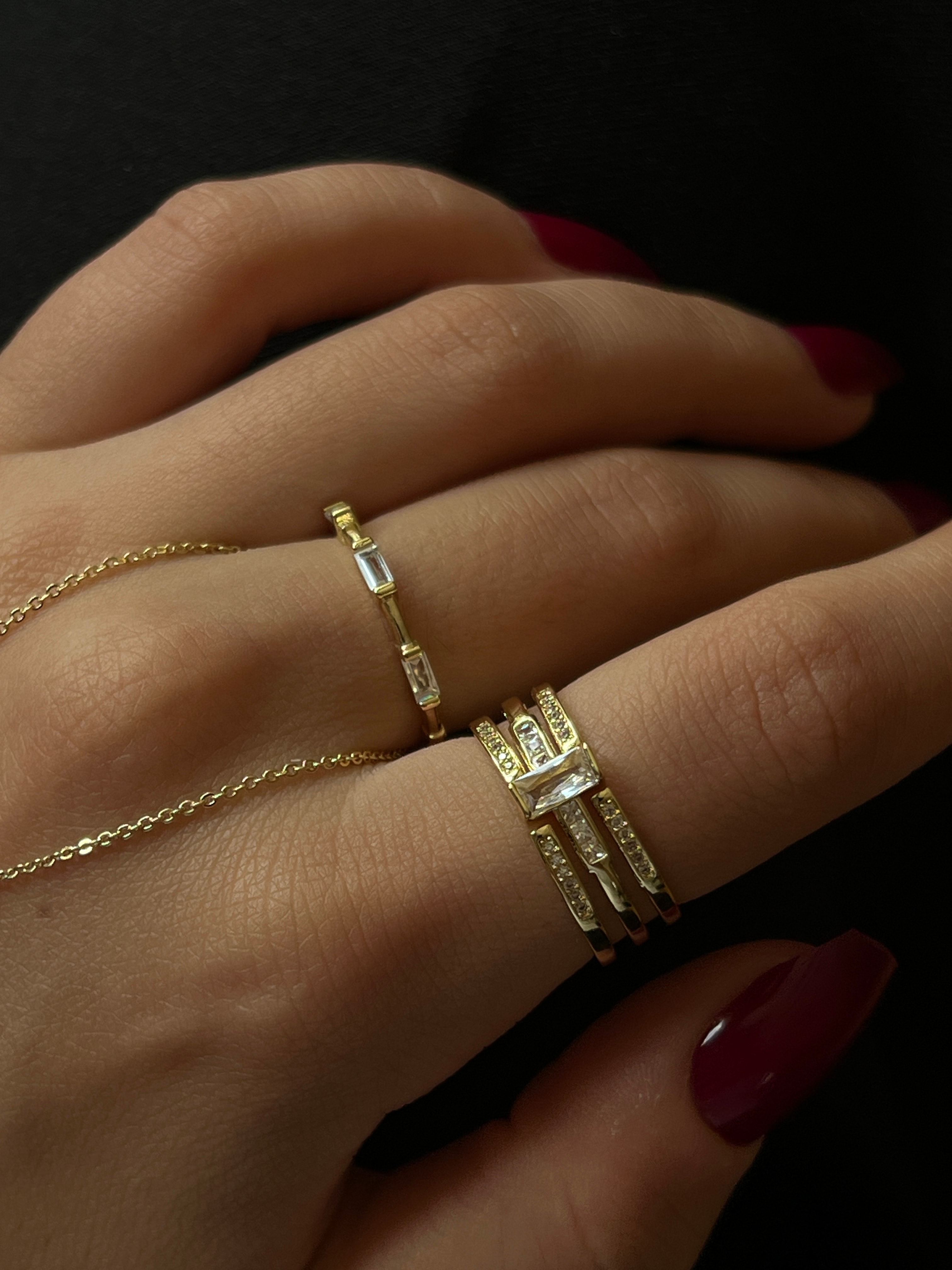 Gold Rengi Baget Taşlı Üç Sıra Kadın Yüzük