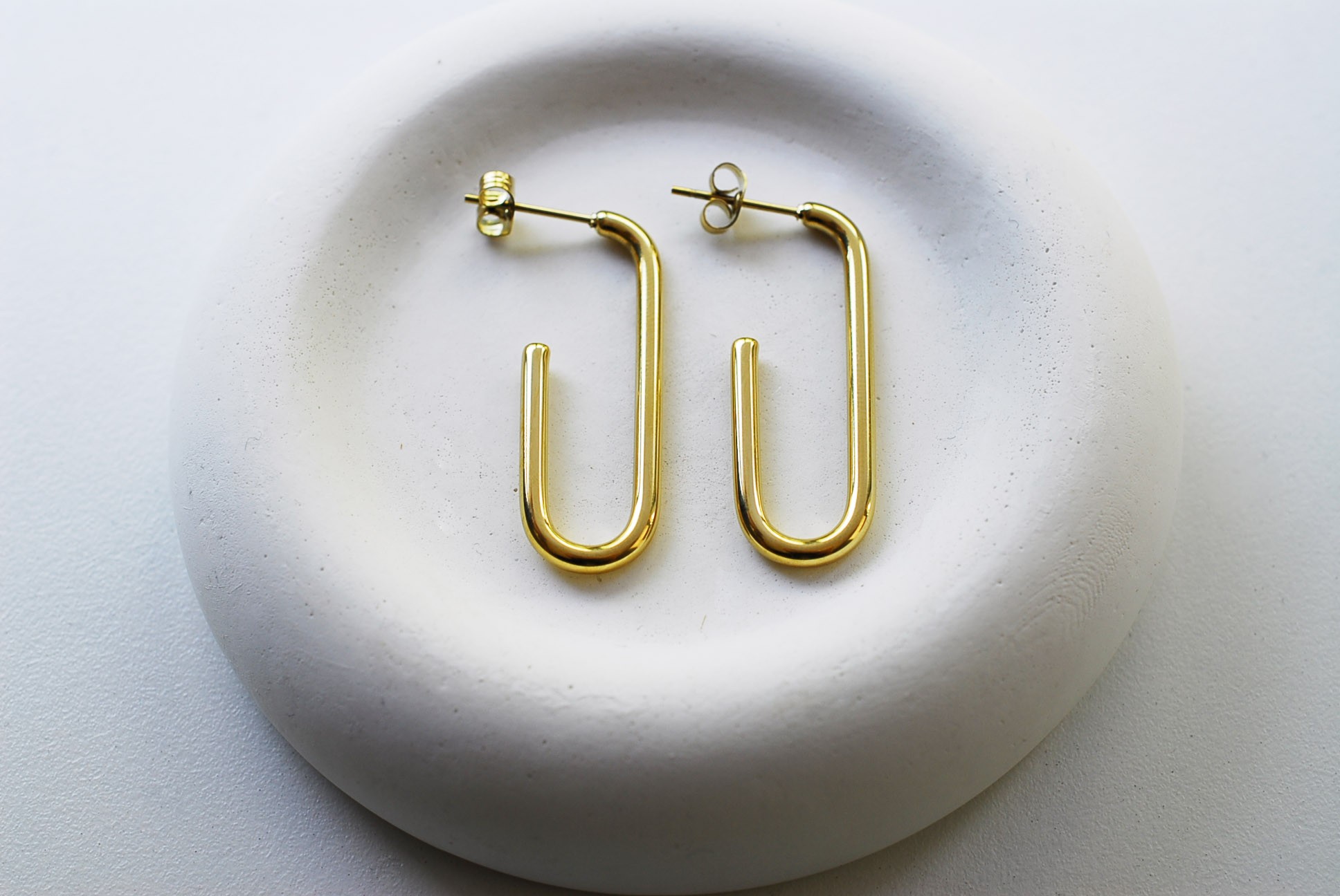 Gold Rengi Çubuk Form Kadın Küpe