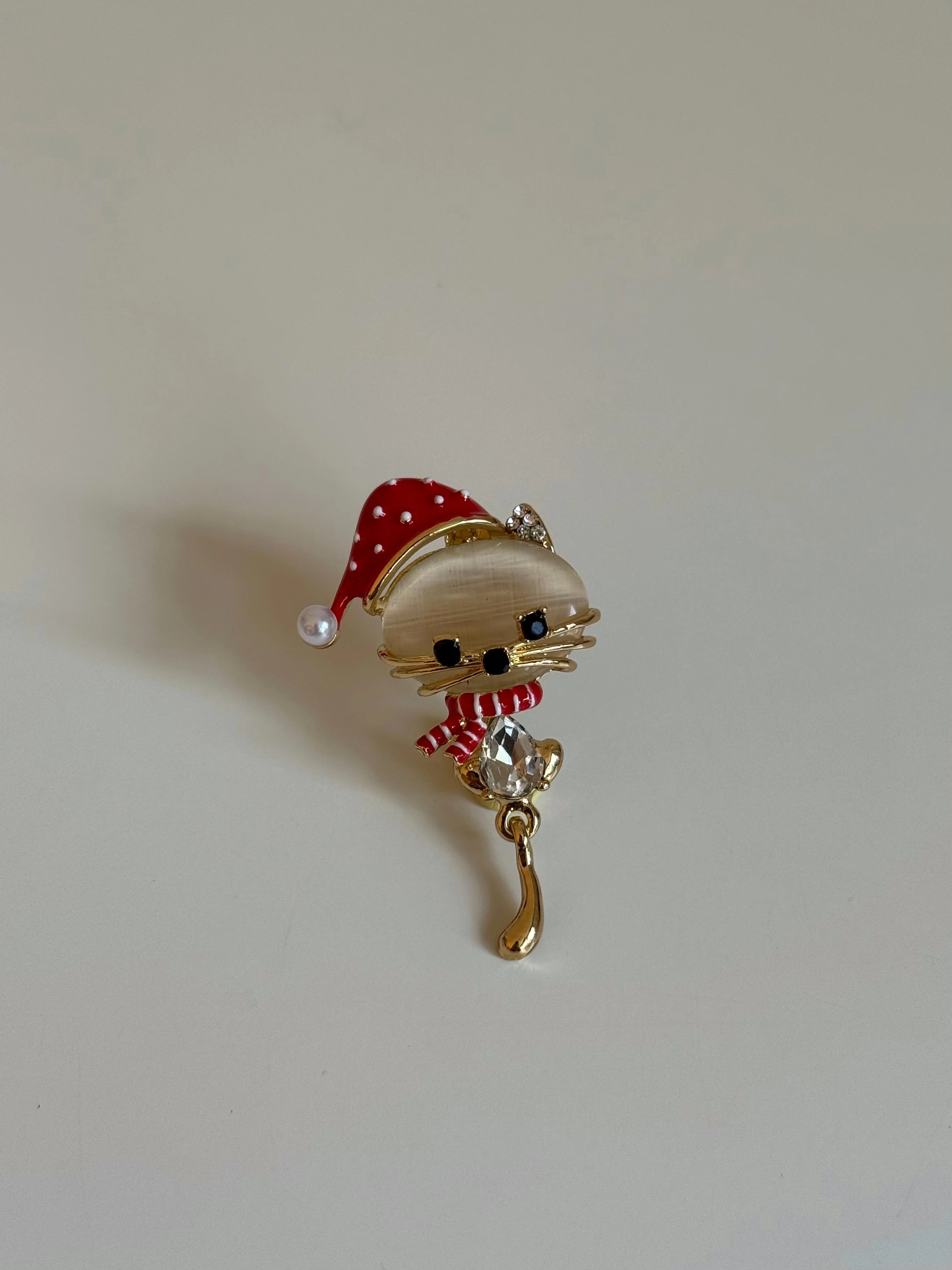Yılbaşı Temalı Kedi Figür Broş