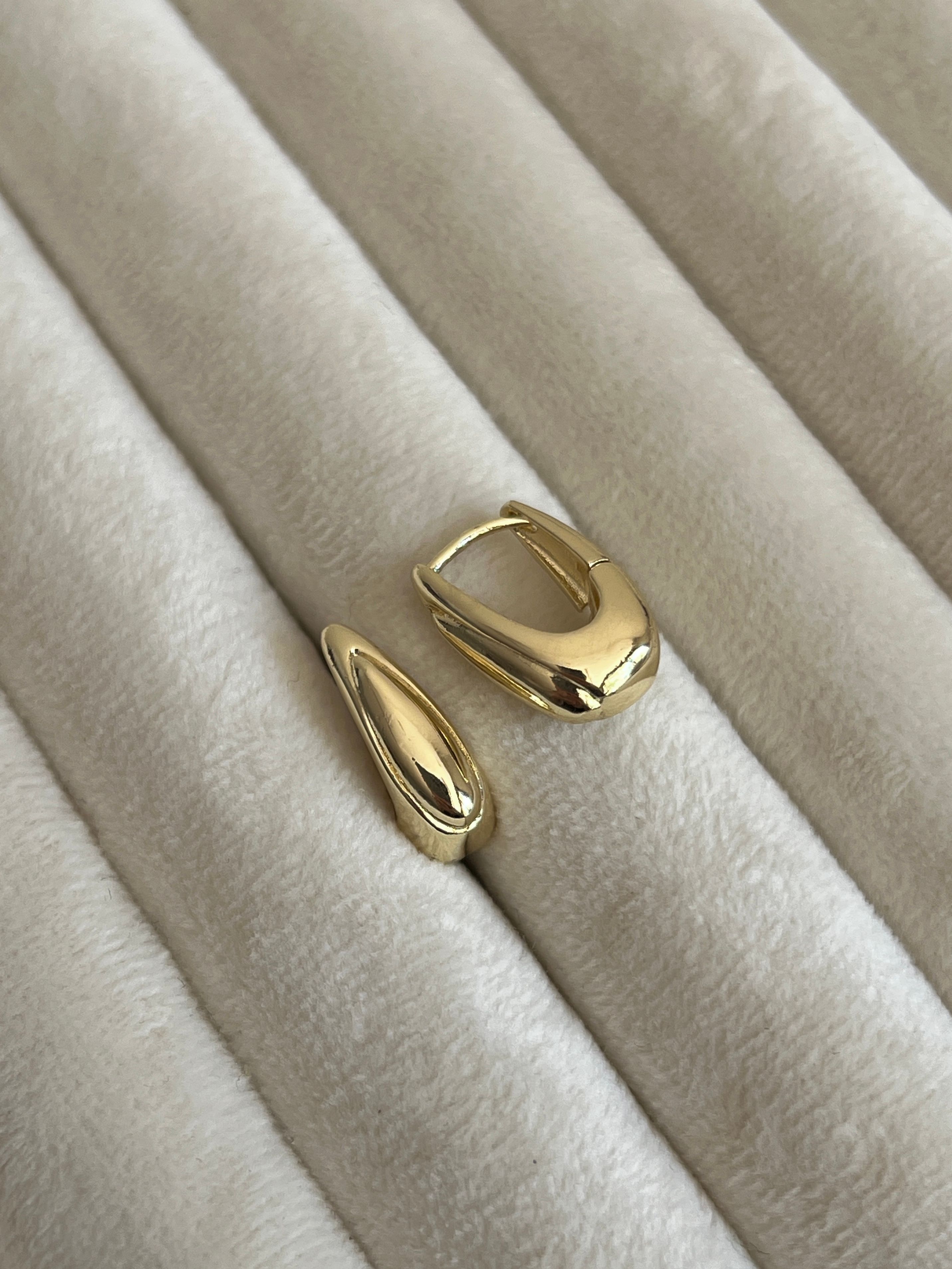 Gold Rengi Kadın Küpe