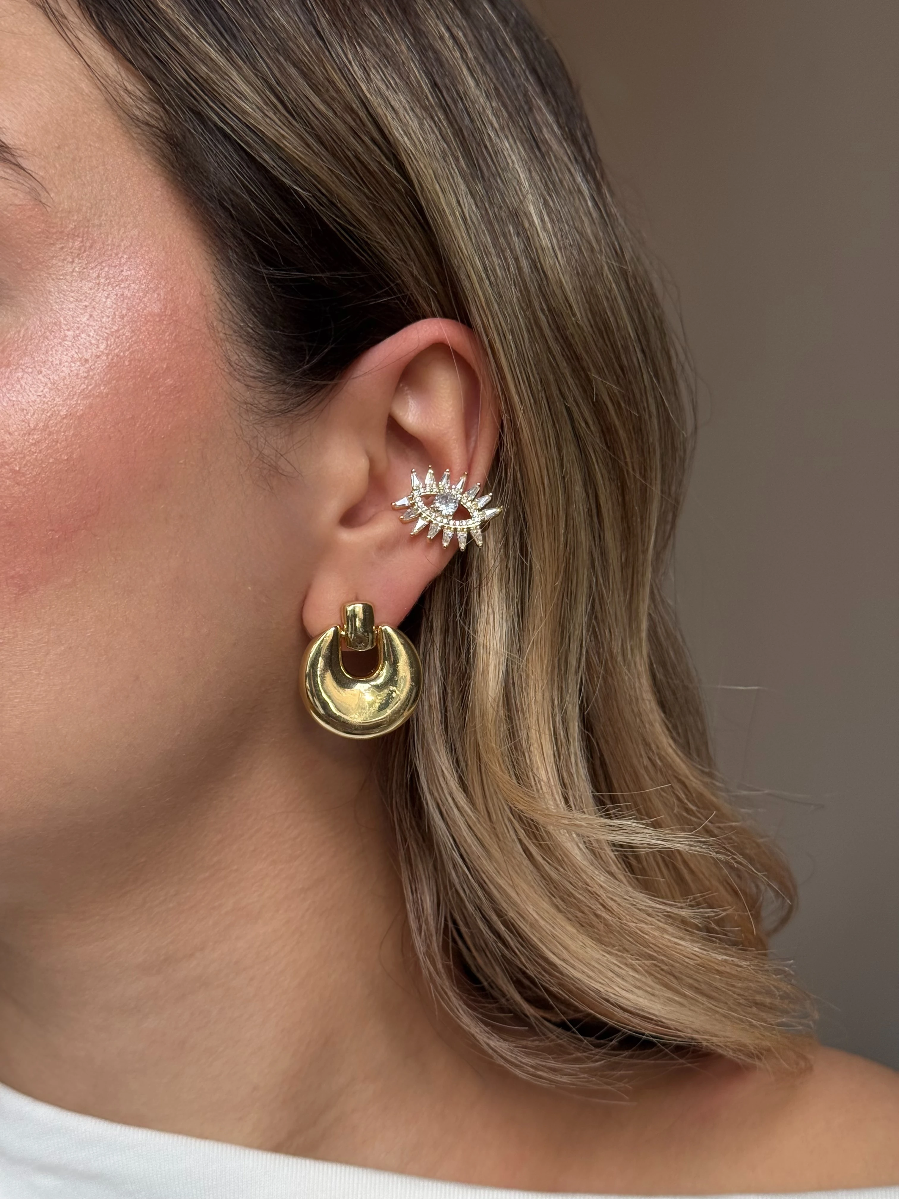 Gold Rengi Göz Model Kadın Kıkırdak Küpe