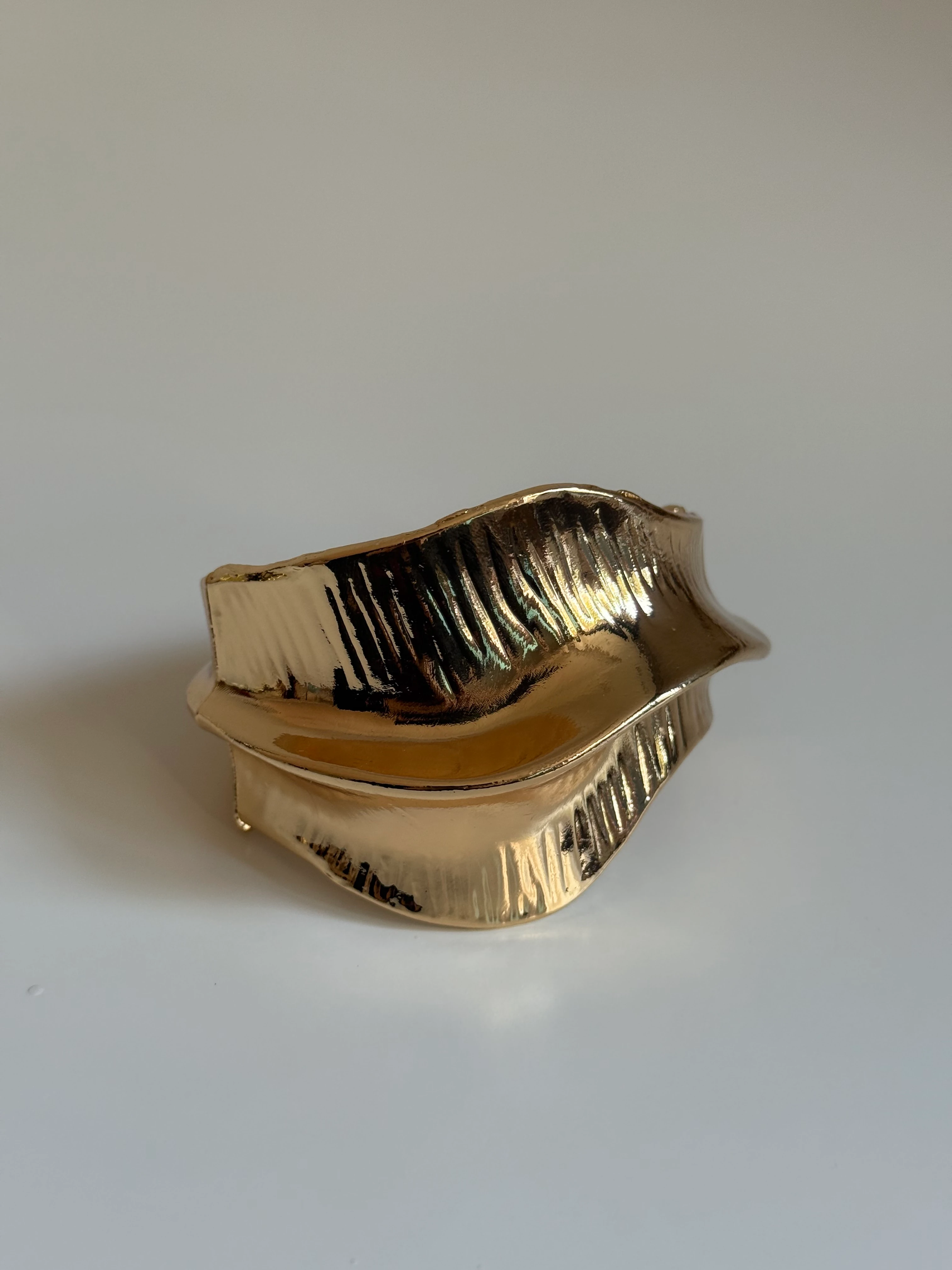 Gold Rengi Asimetrik Model Kadın Kelepçe Bileklik