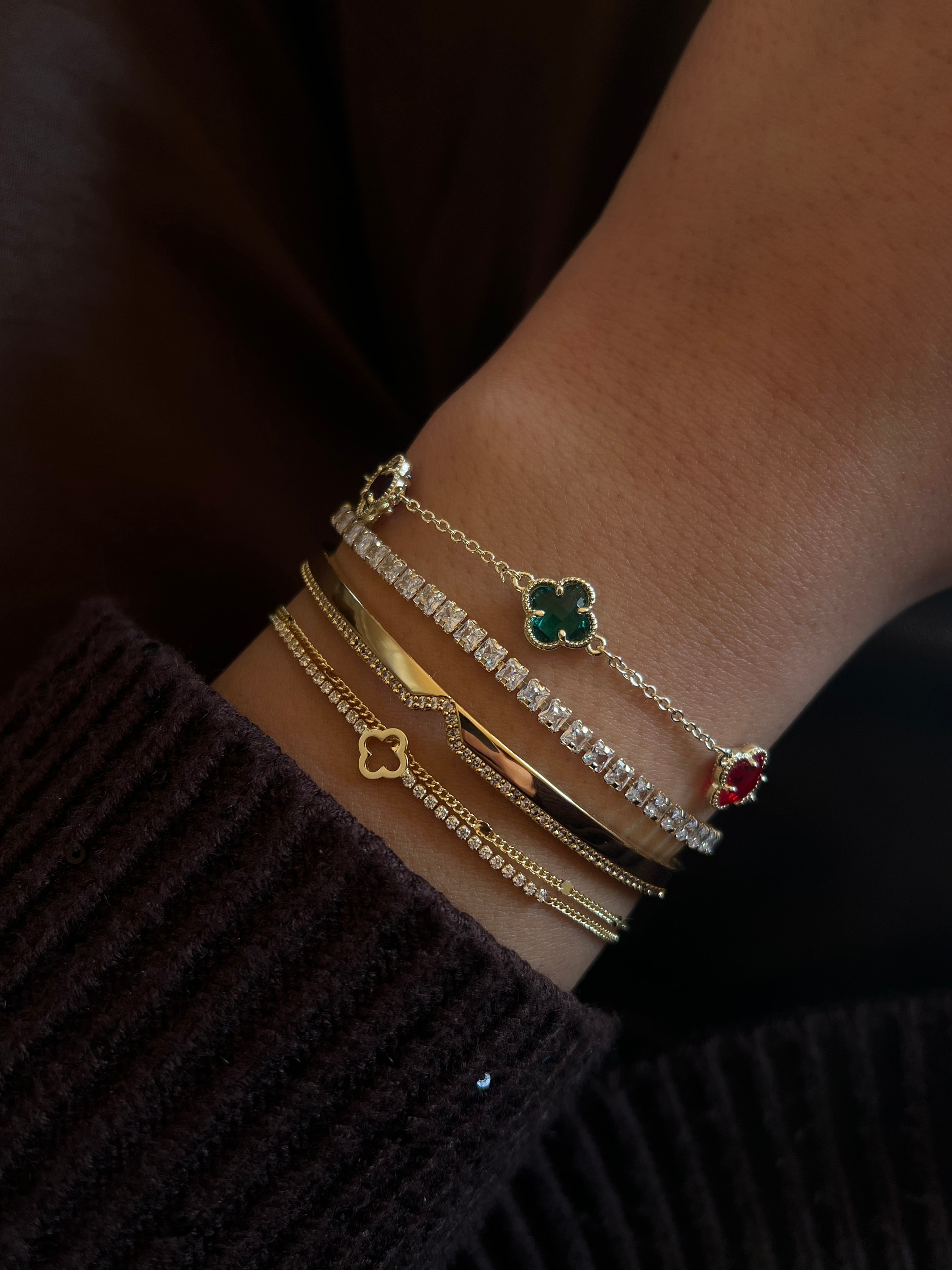 Gold Rengi Mix Renk Yonca Model Kadın Bileklik