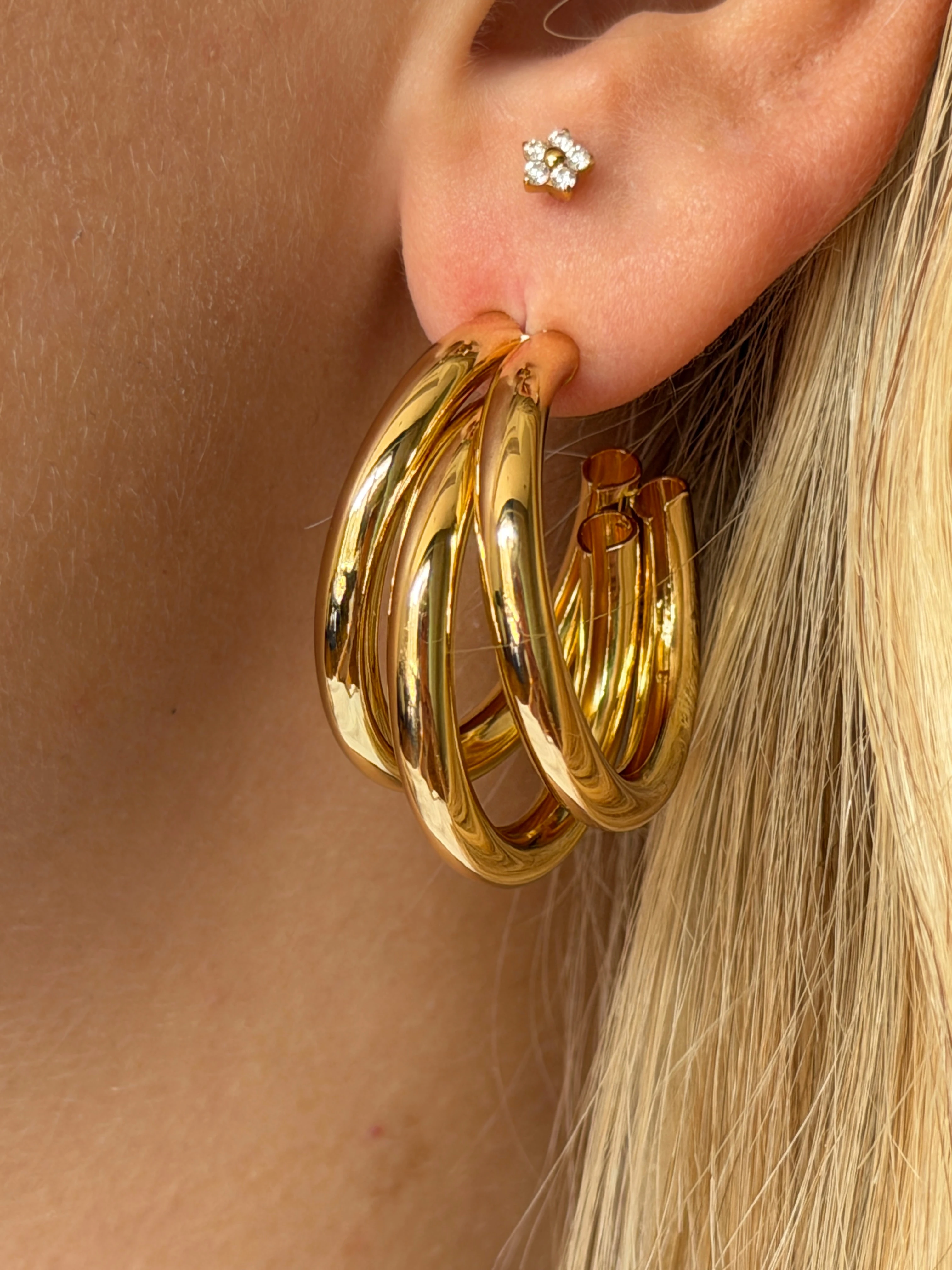 Gold Rengi Üç Sıra Halka Kadın Küpe