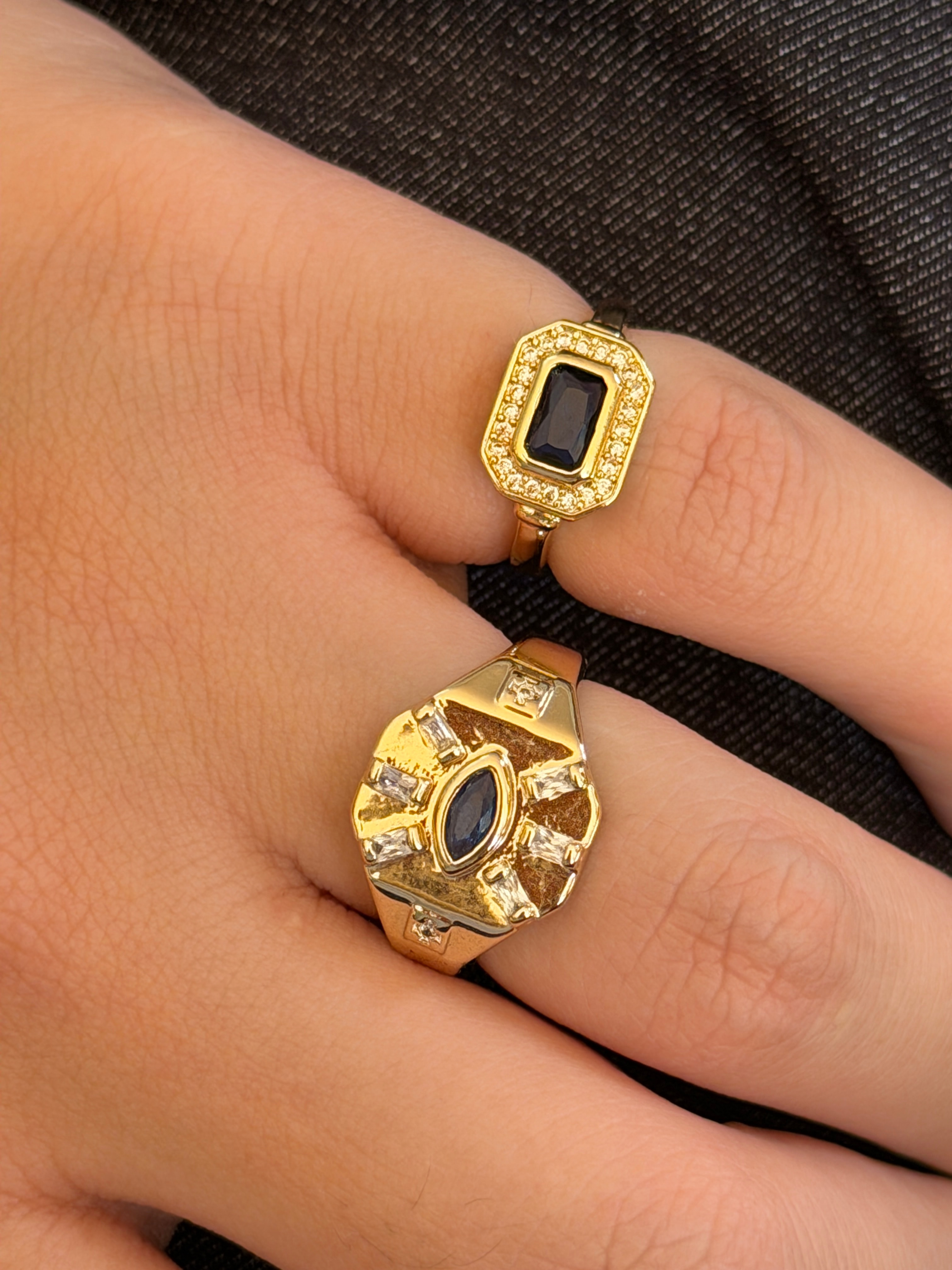 Gold Rengi Zirkon Taş Detaylı Lacivert Taş Model Serçe Parmak Kadın Yüzük