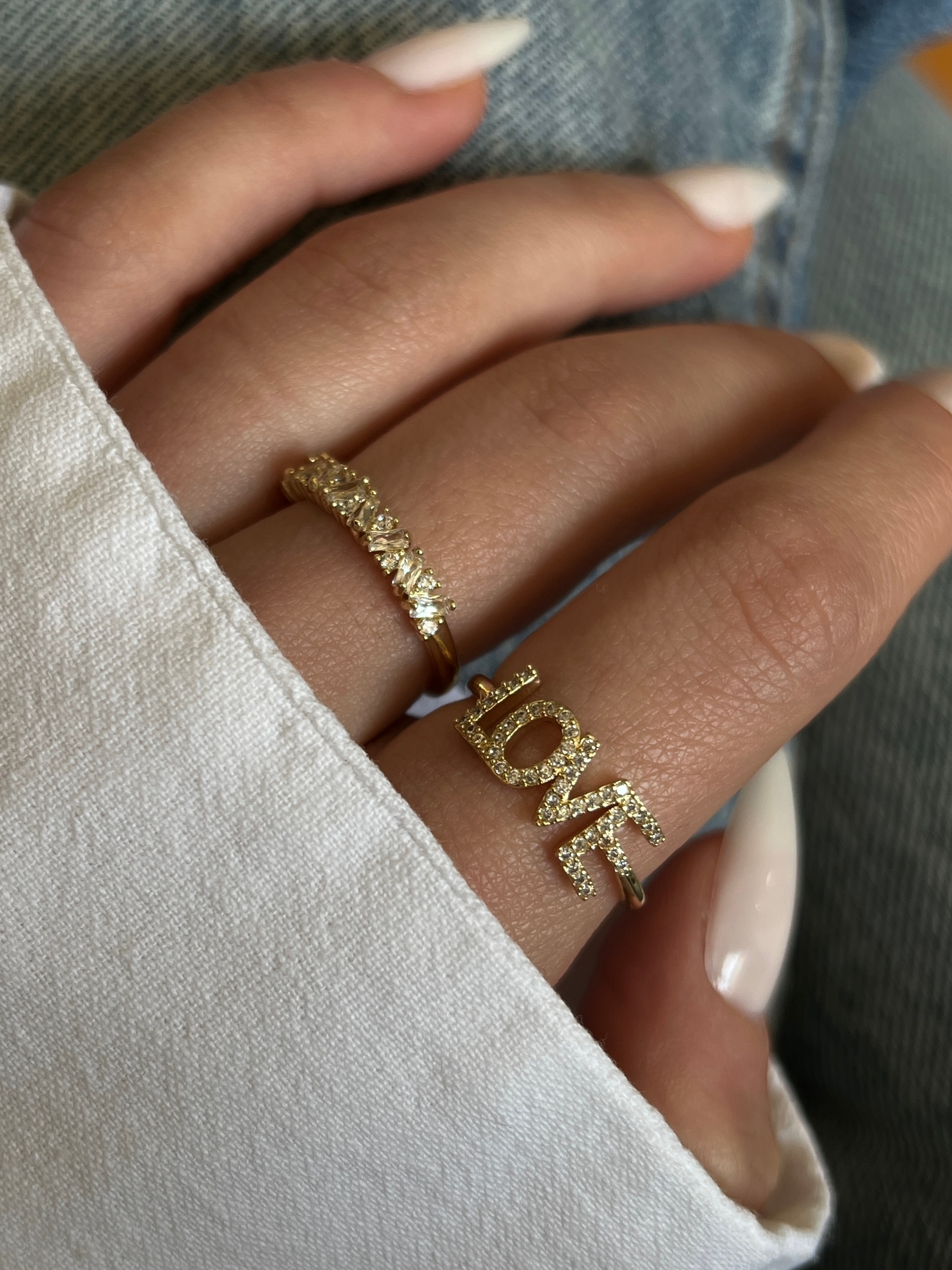 Gold Rengi Zirkon Taşlı Love Yazılı Kadın Yüzük