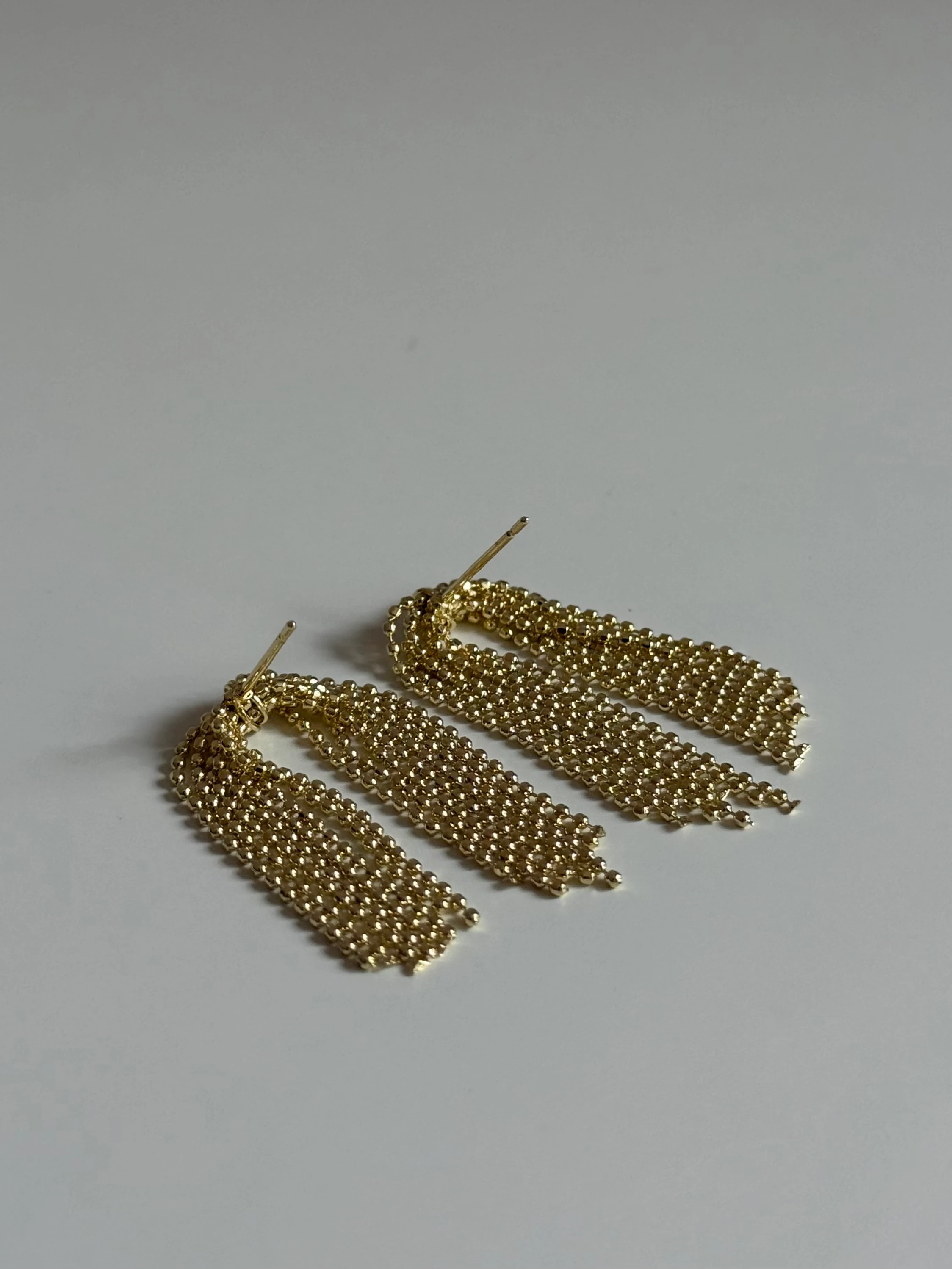 Gold Rengi Çoklu Boncuk Sallantılı Kadın Küpe