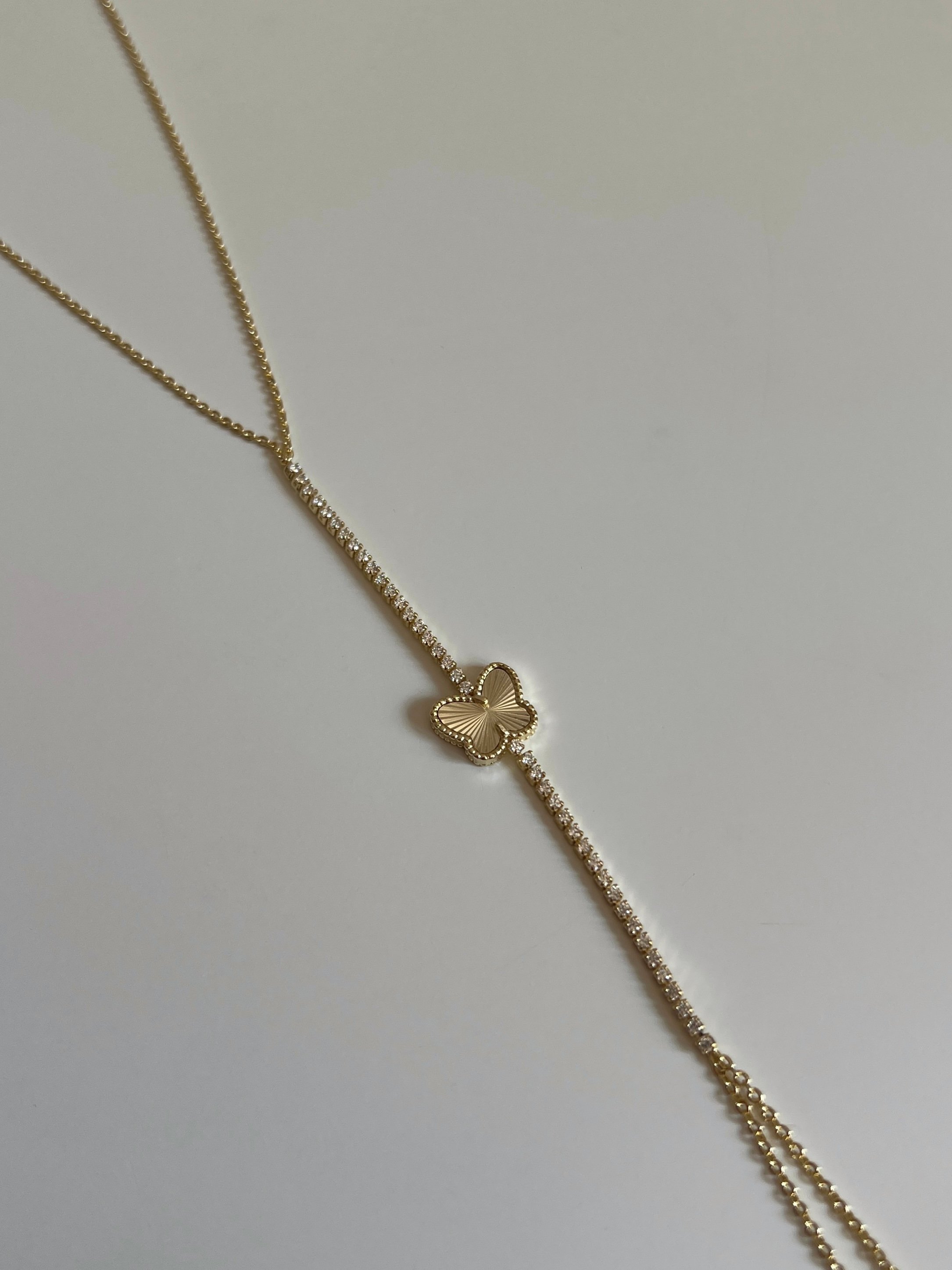 Gold Rengi Zirkon Taşlı Tek Kelebek Model Kadın Şahmeran