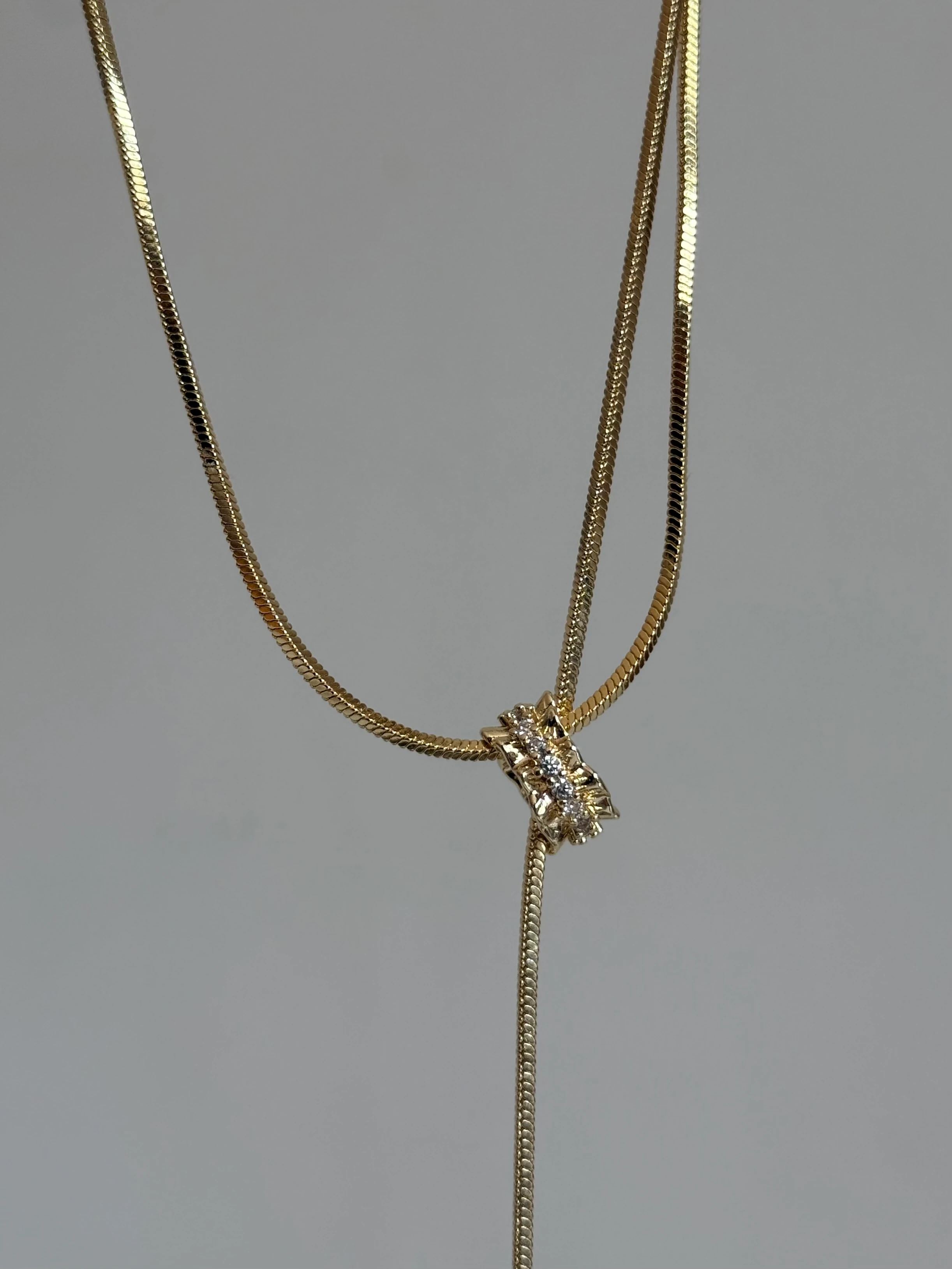 Gold Rengi Zirkon Taş Detaylı Kadın Kolye