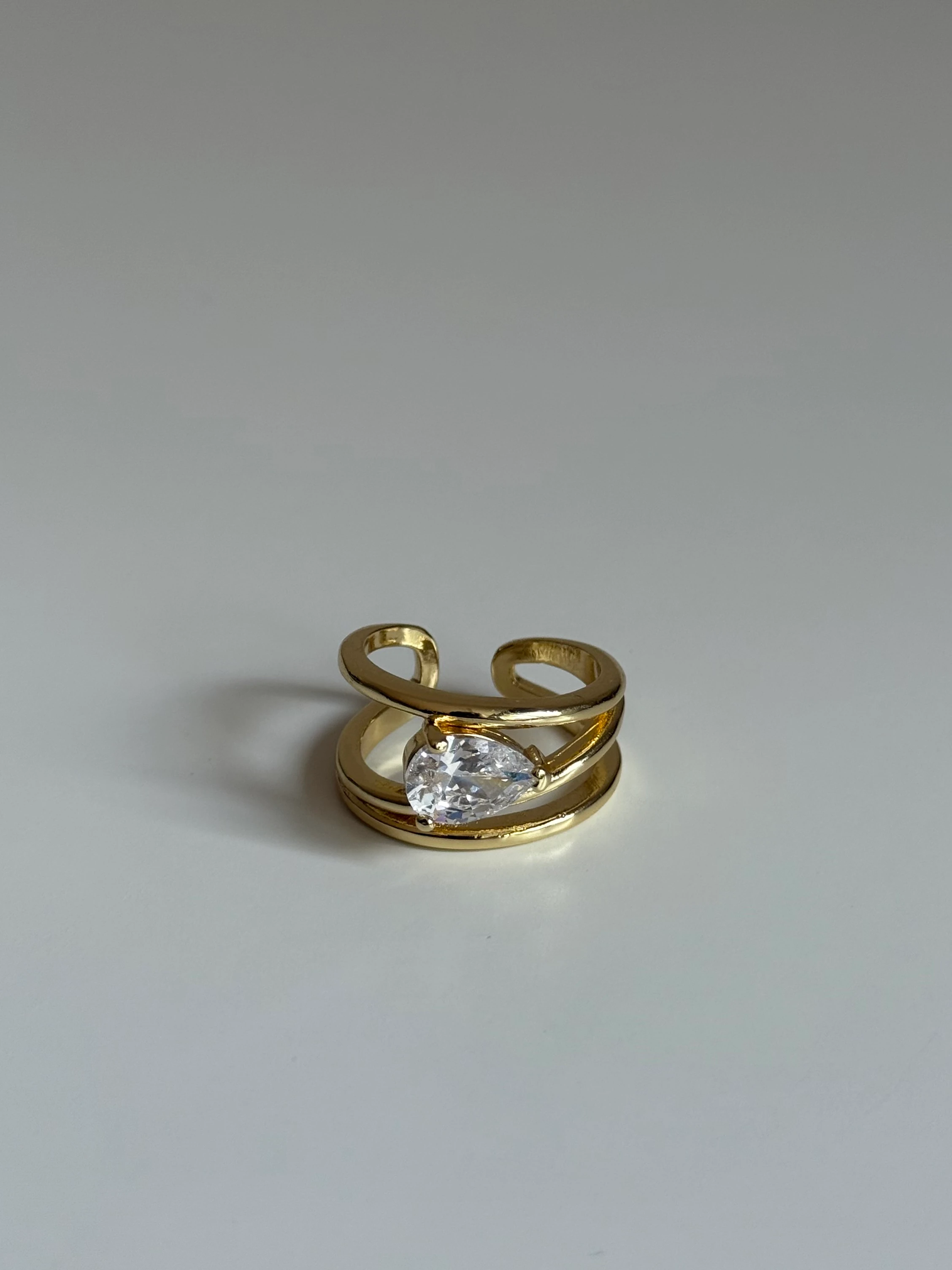 Gold Rengi Tek Taş Model Çapraz Üç Sıra Kadın Yüzük