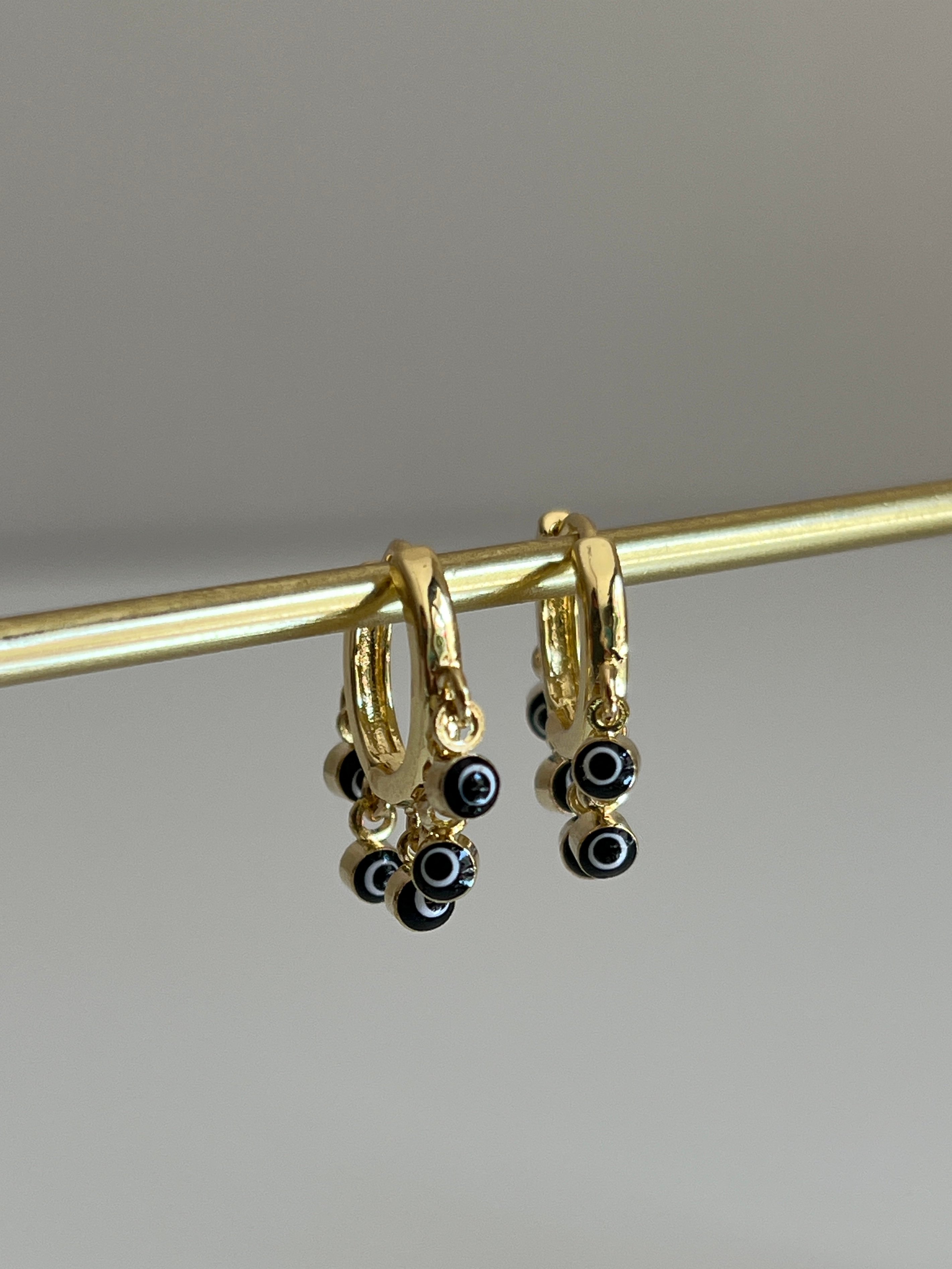 Gold Rengi Lacivert Nazar Boncuğu Sallantılı Kadın Küpe