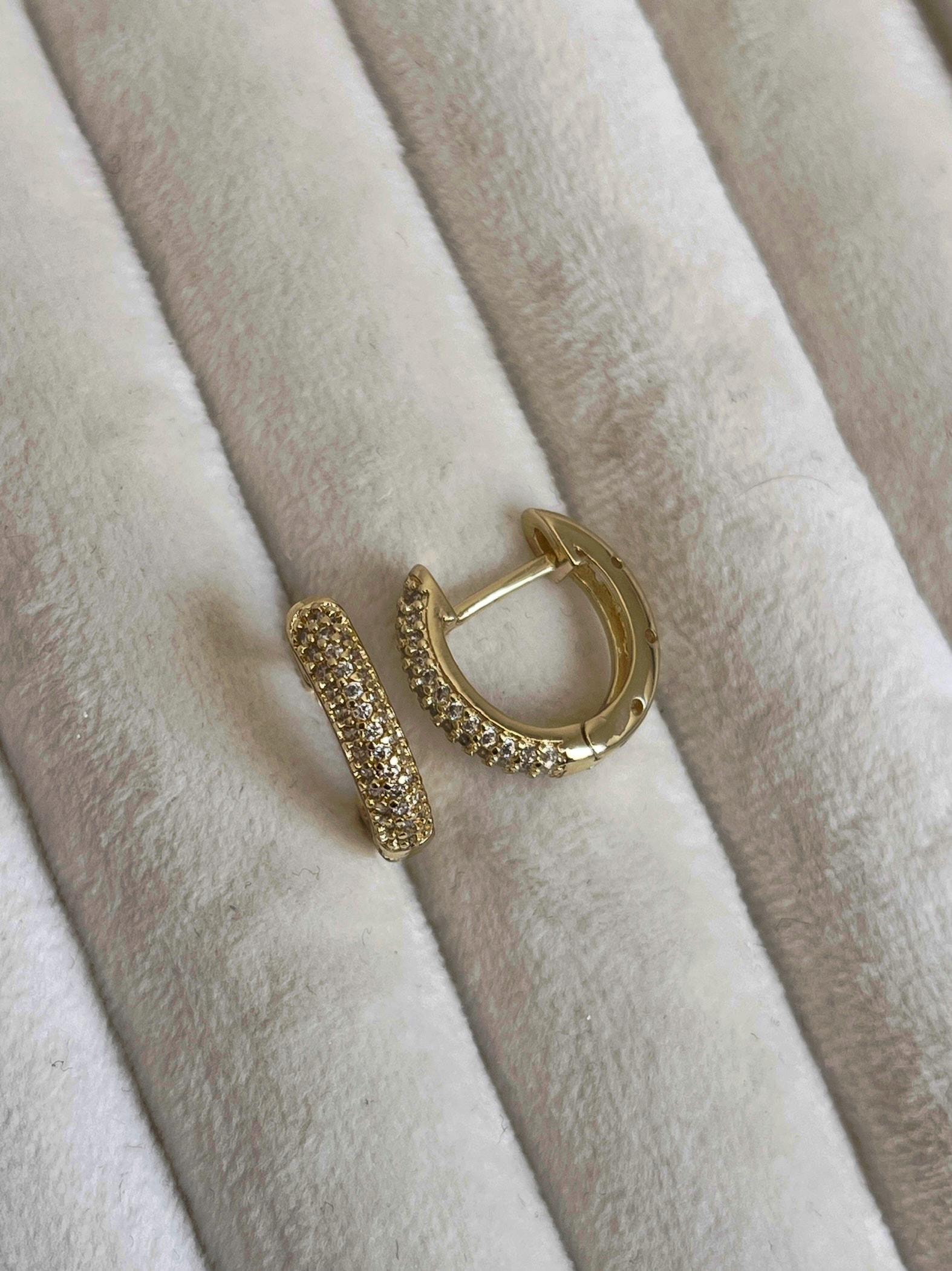 Gold Rengi Zirkon Taşlı Kadın Halka Küpe