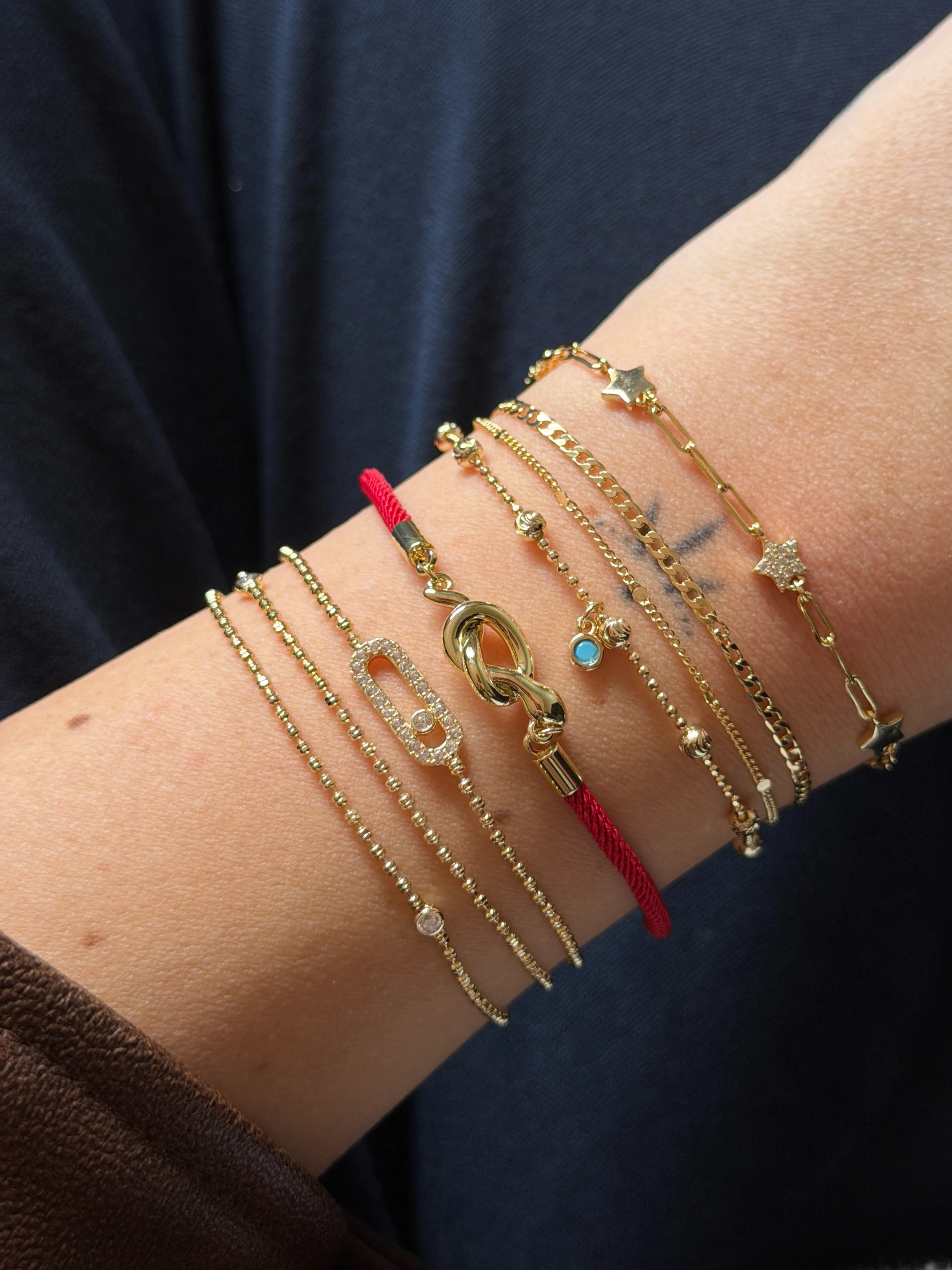 Gold Rengi Yıldız Detay Zincir Kadın Bileklik