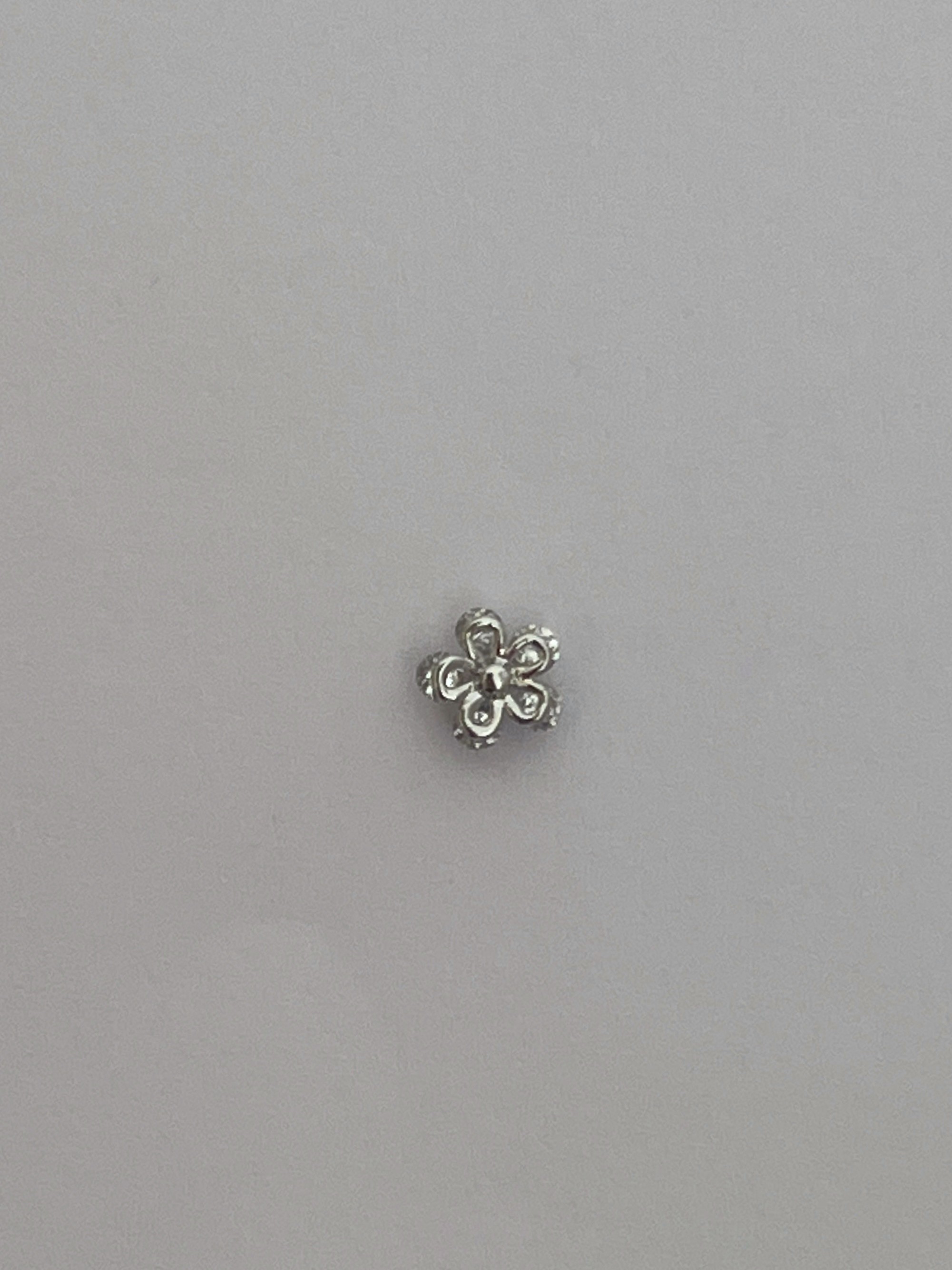 Gümüş Rengi Papatya Model Kadın Piercing