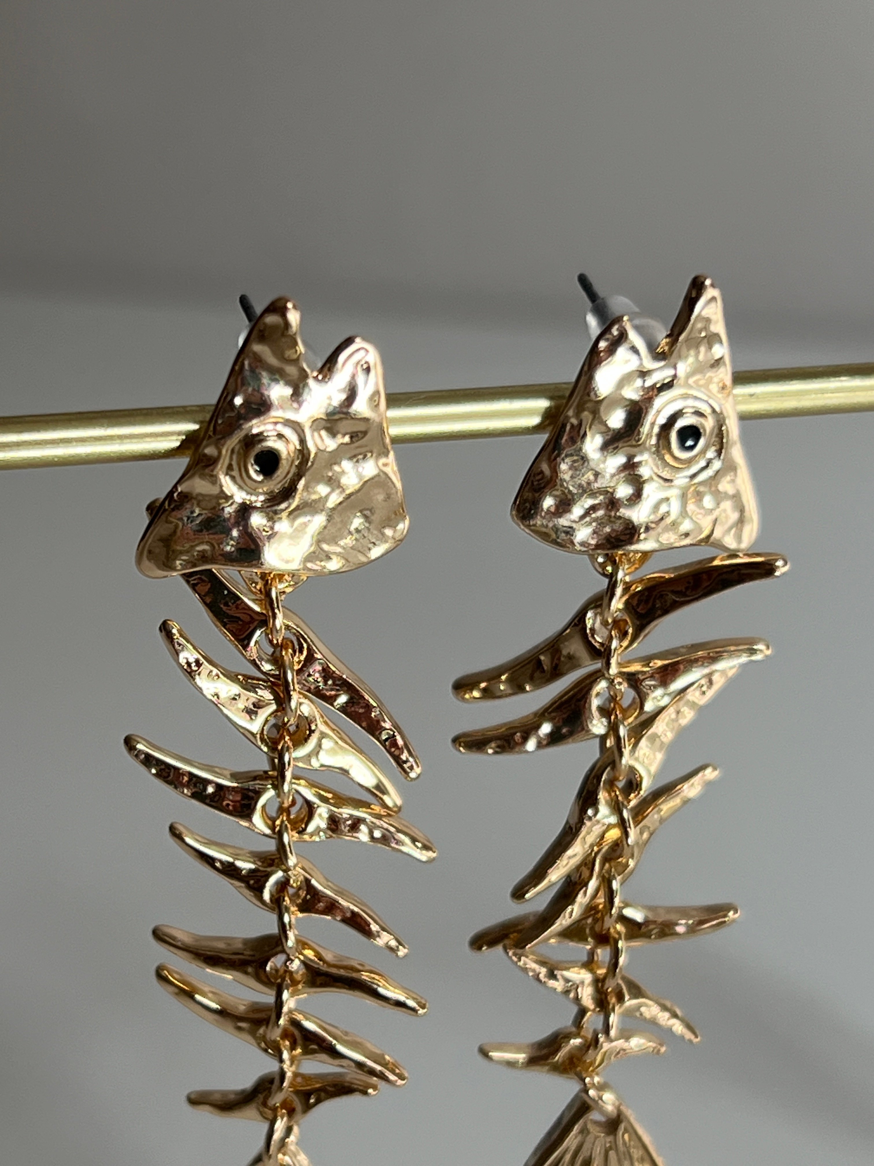 Gold Rengi Balık Model Kadın Küpe