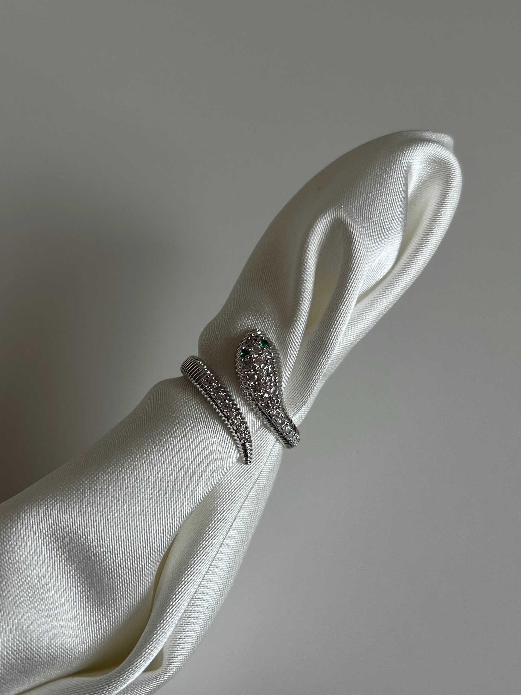 Zirkon Taşlı Yılan Model Xupıng Kadın Yüzük