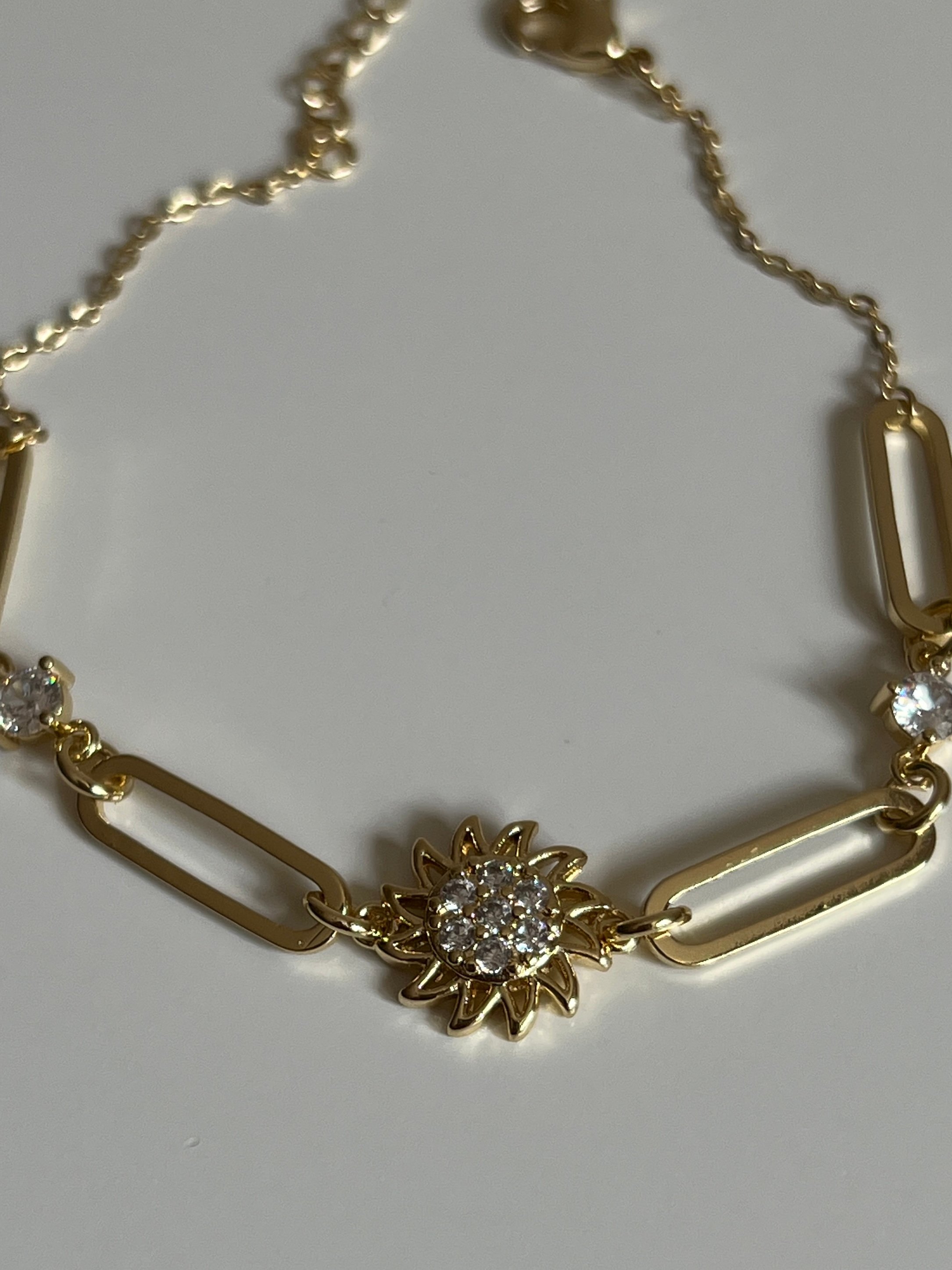 Gold Rengi Zirkon Taşlı Güneş Model Zincir Kadın Bileklik