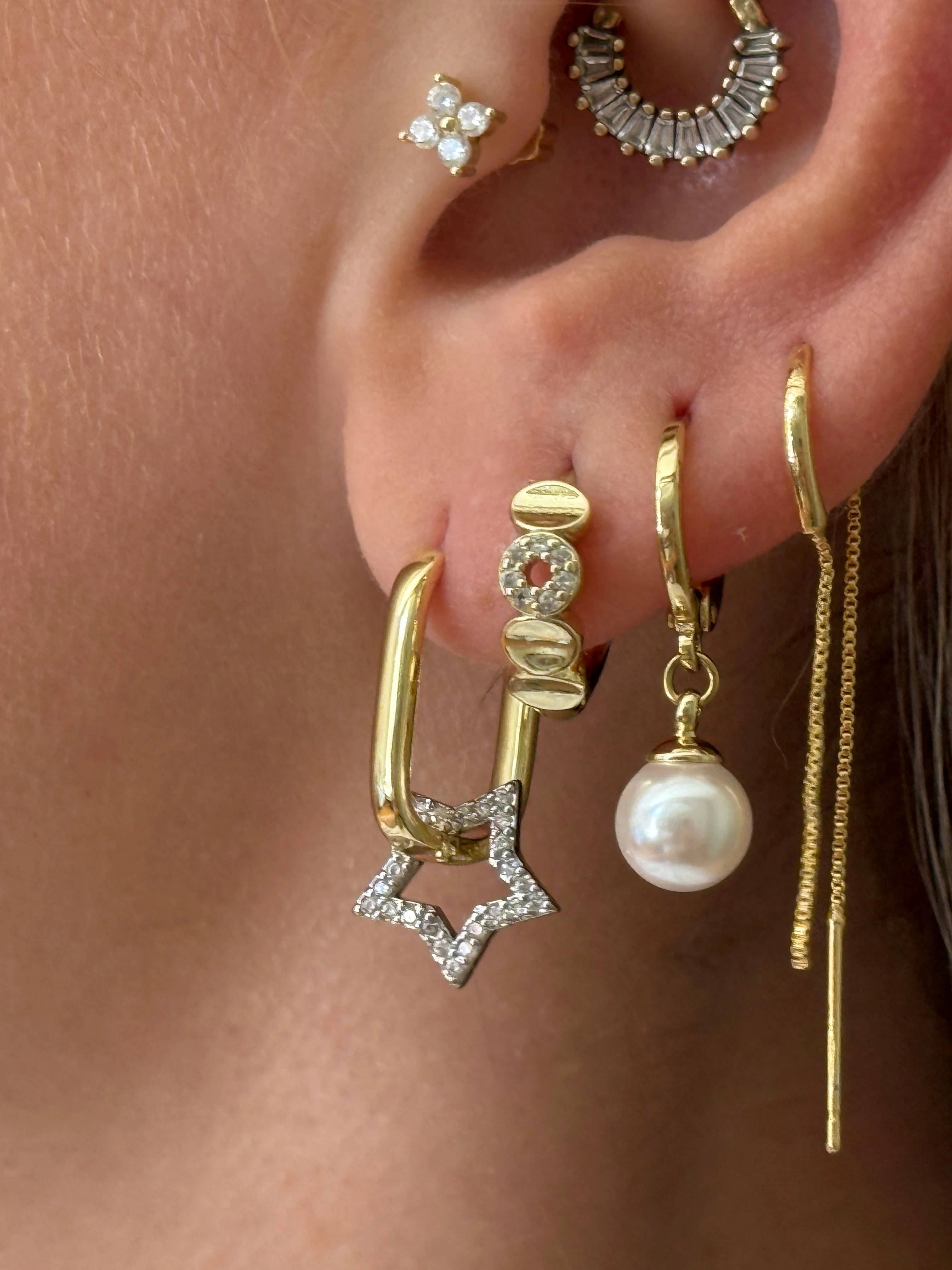 Zirkon Taşlı Yıldız Model Kadın Küpe