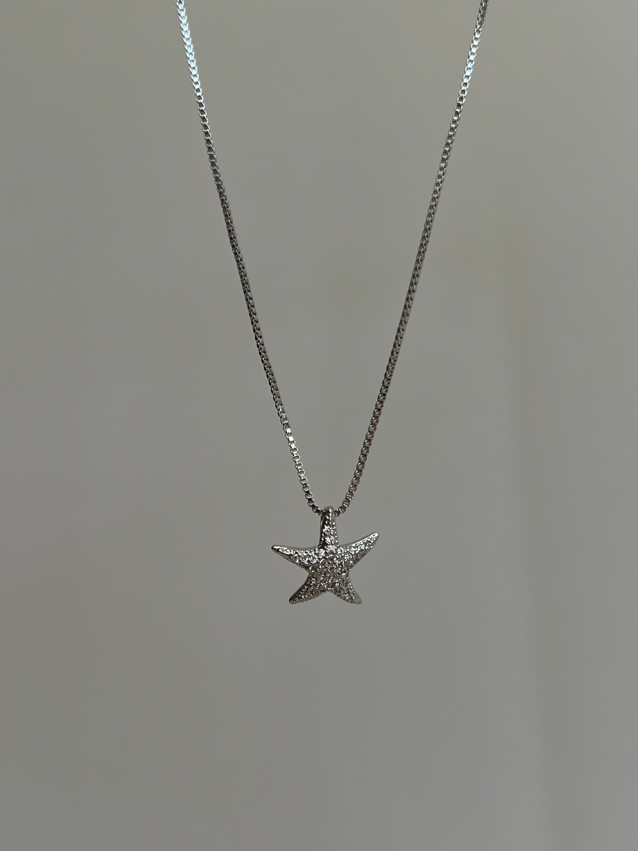 Zirkon Taşlı Deniz Yıldızı Figürlü Kadın Kolye