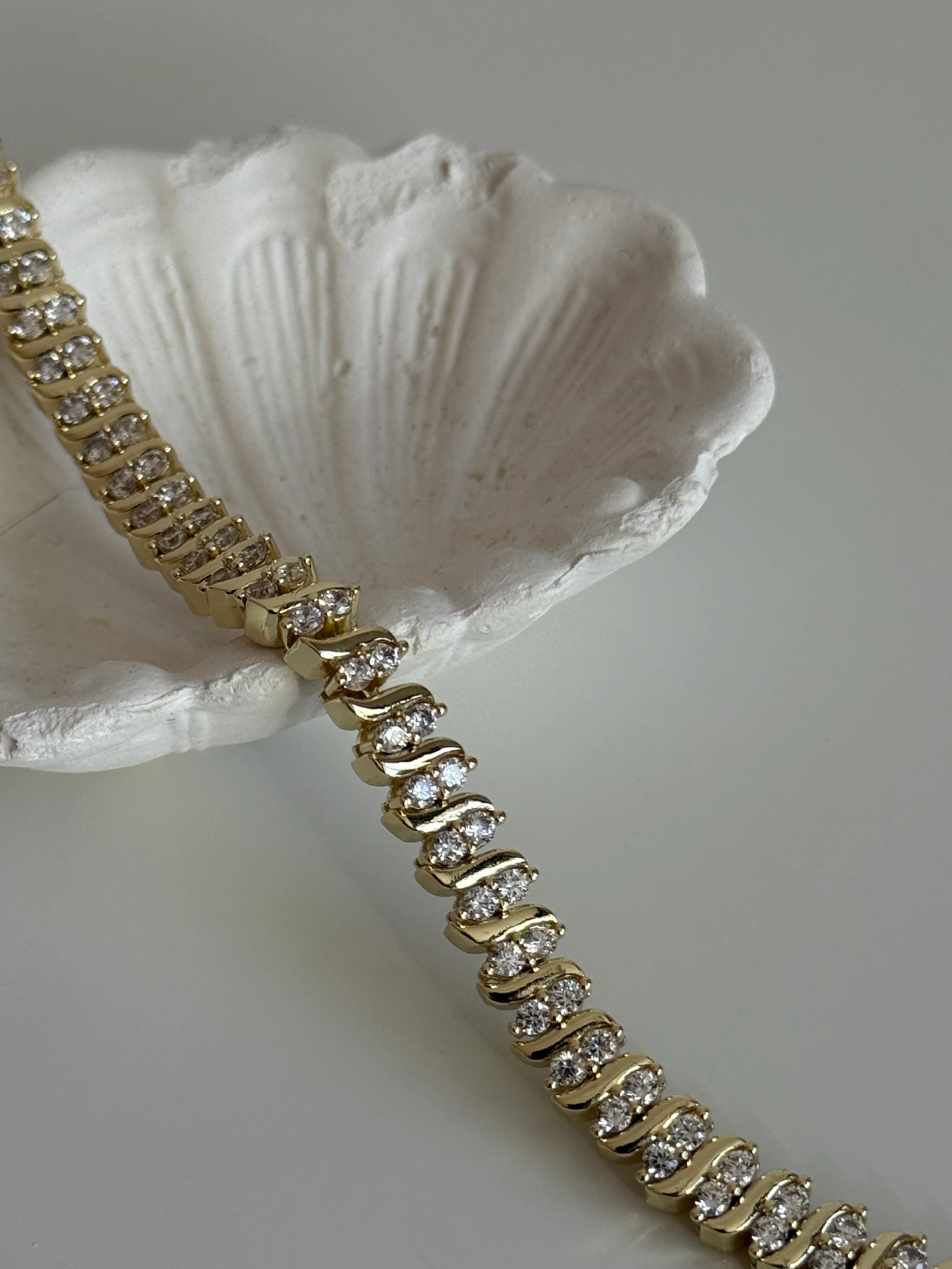 Gold Rengi Sıralı Çift Taşlı Kadın Bileklik