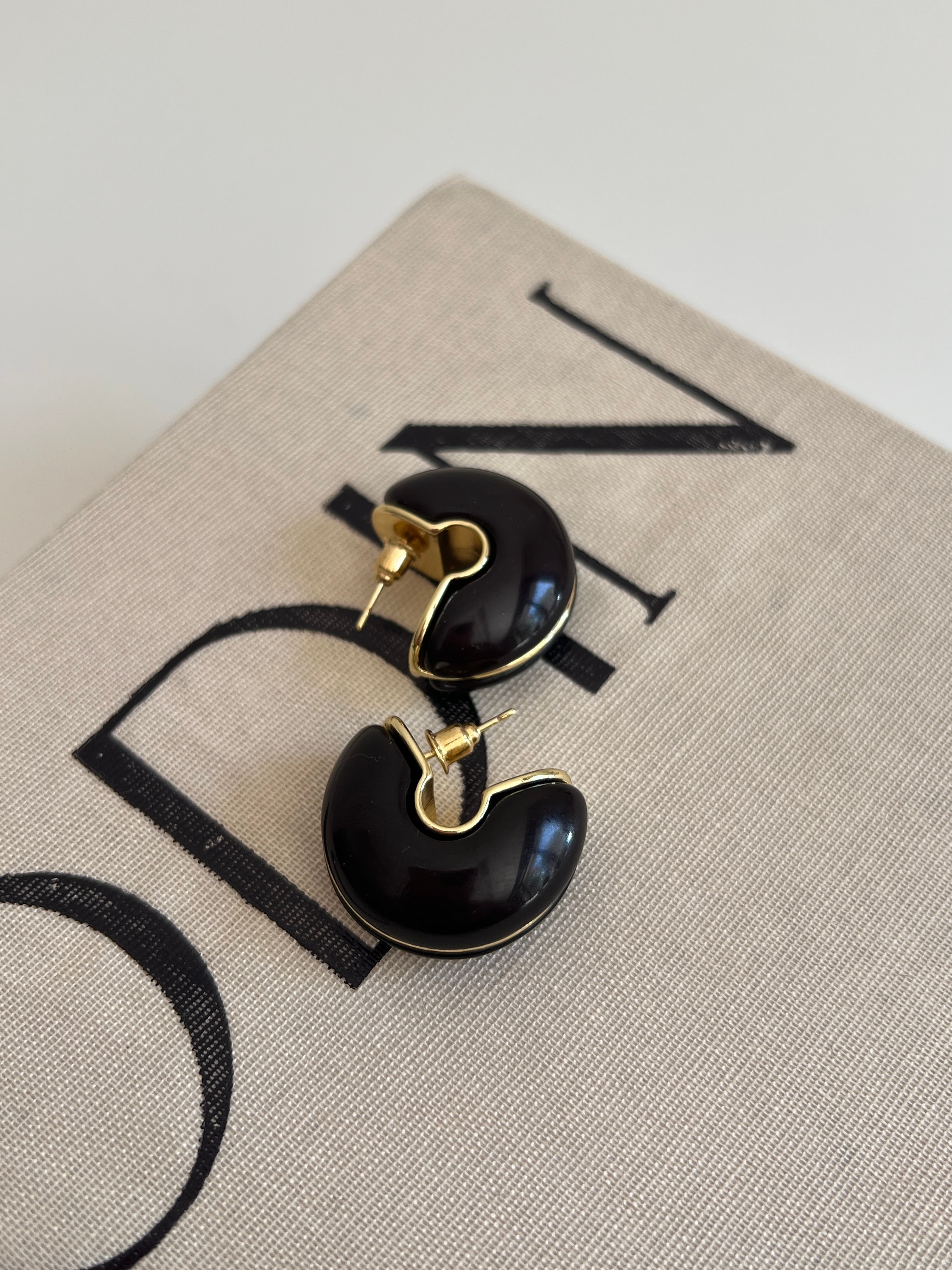 Doğal Taşlı Yarım Halka Kadın Küpe 