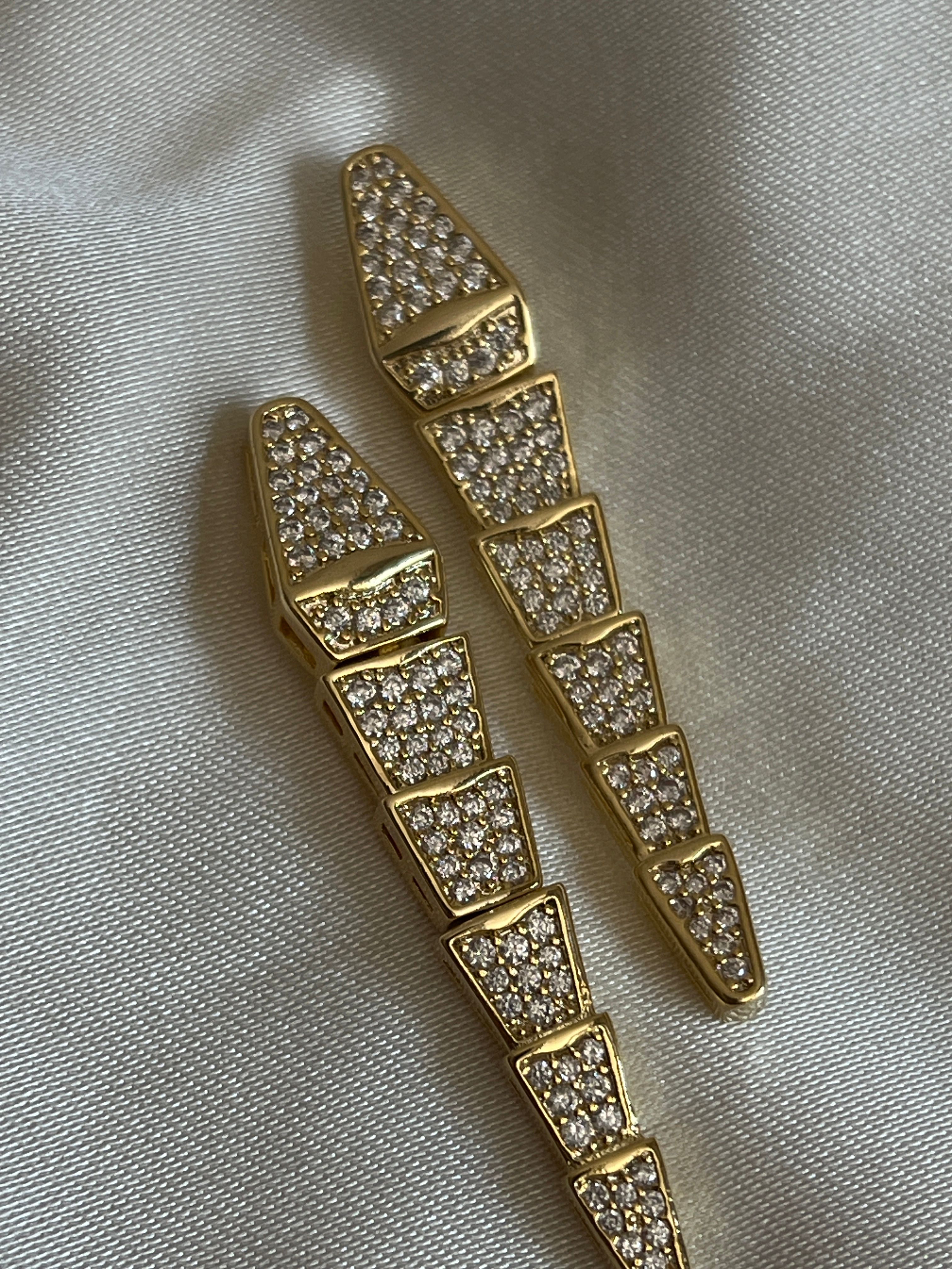 Gold Rengi Zirkon Taşlı Yılan Model Kadın Küpe