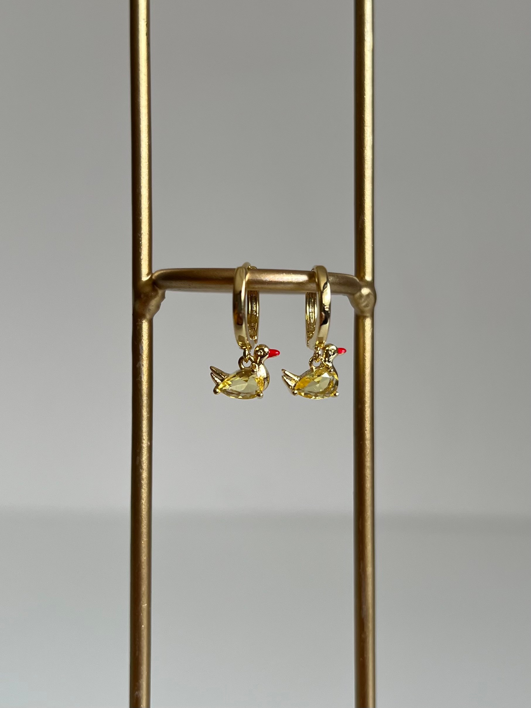 Gold Rengi Sarı Zirkon Taşlı Ördek Sallantılı Kadın Küpe