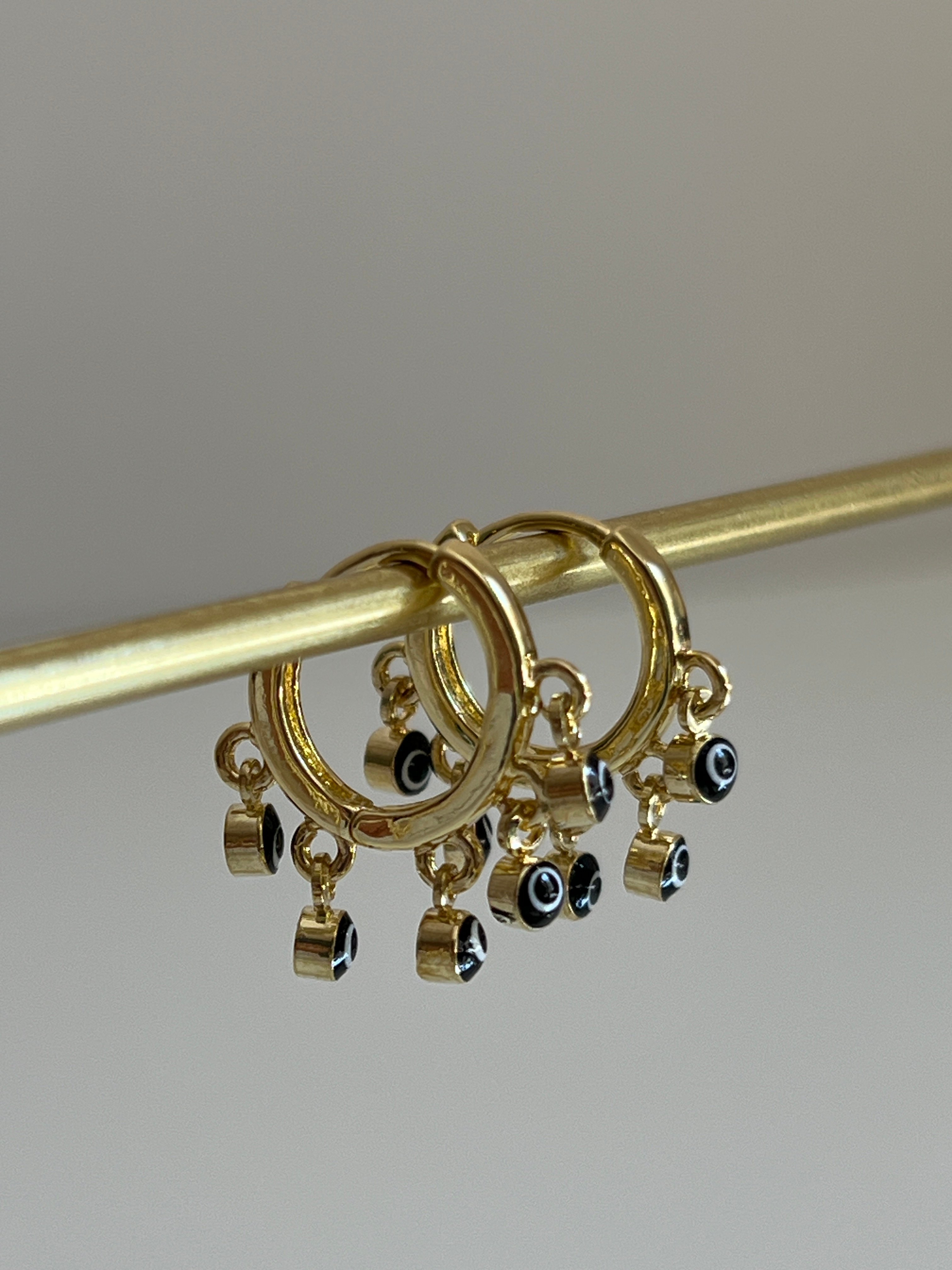 Gold Rengi Lacivert Nazar Boncuğu Sallantılı Kadın Küpe