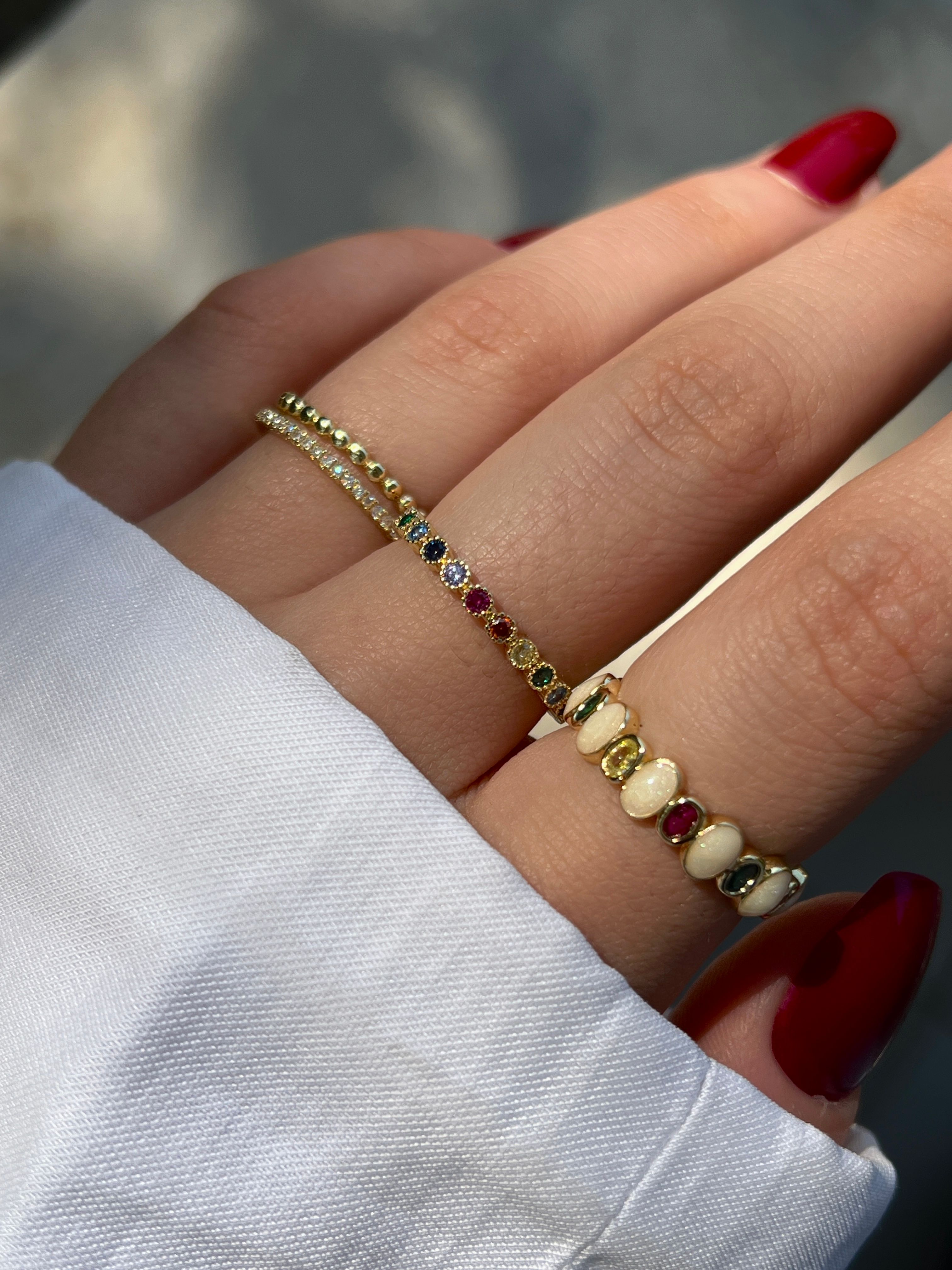 Gold Rengi Renkli Zirkon Taşlı Sıralı Yuvarlak Model Kadın Yüzük