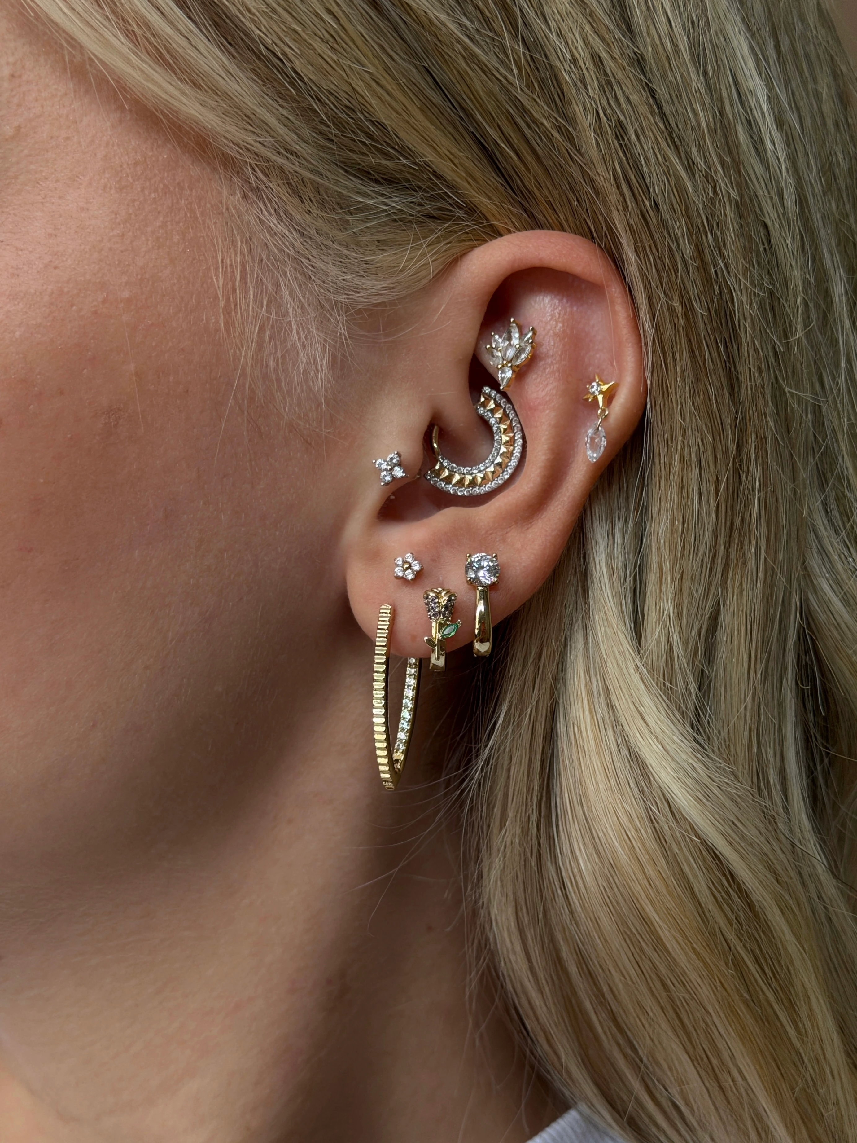 Gold Rengi Tek Taş Model Xupıng Kadın Küpe