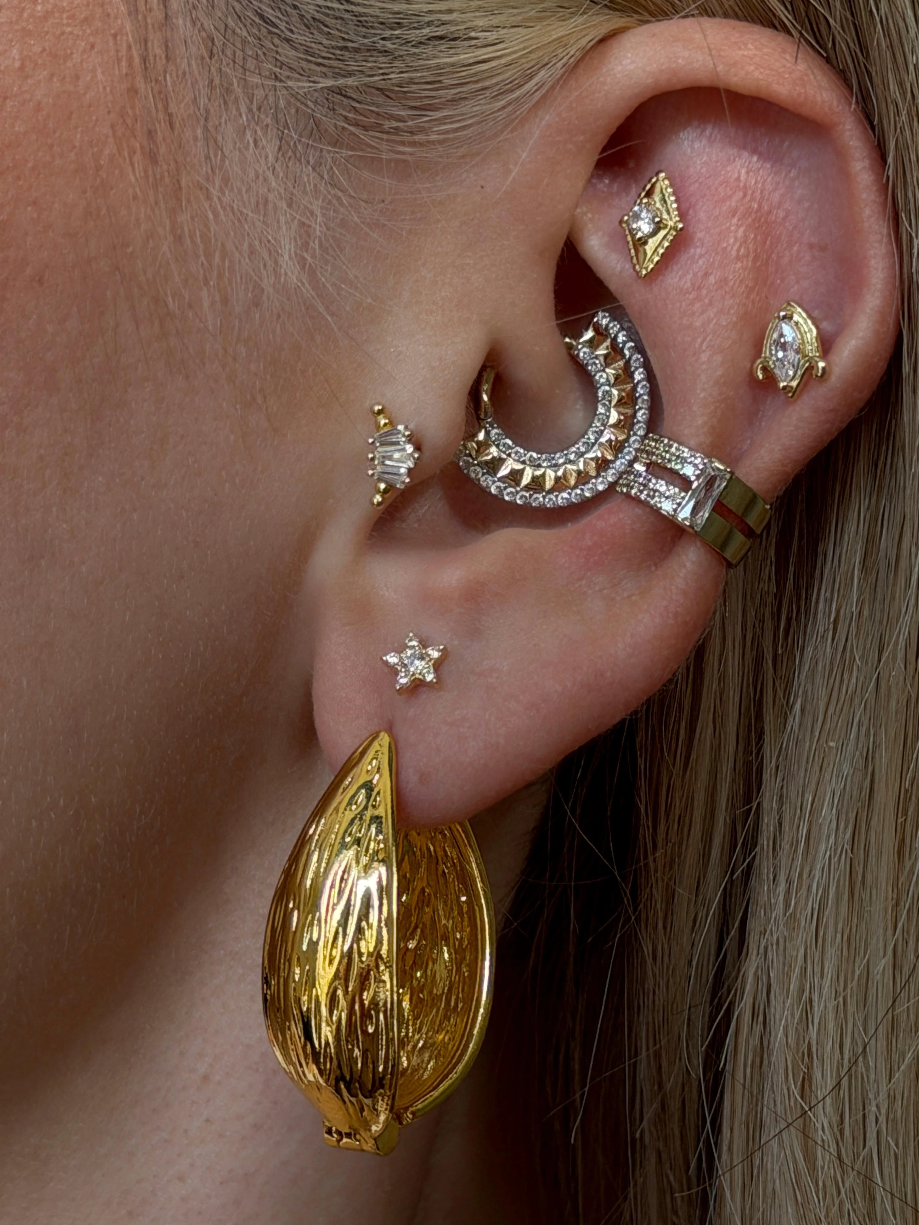 Çizgili Yaprak Model Kadın Küpe