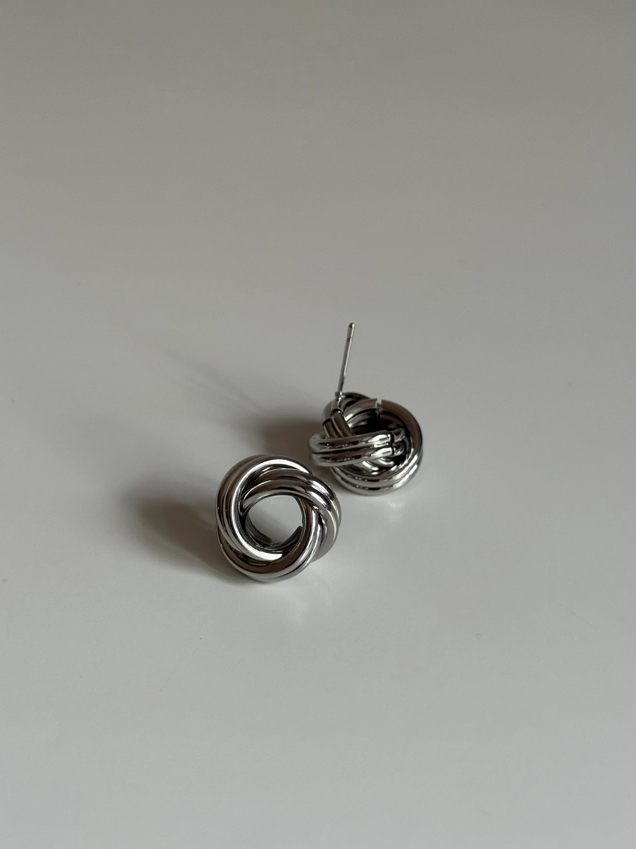 Sarmal Model Kadın Küpe