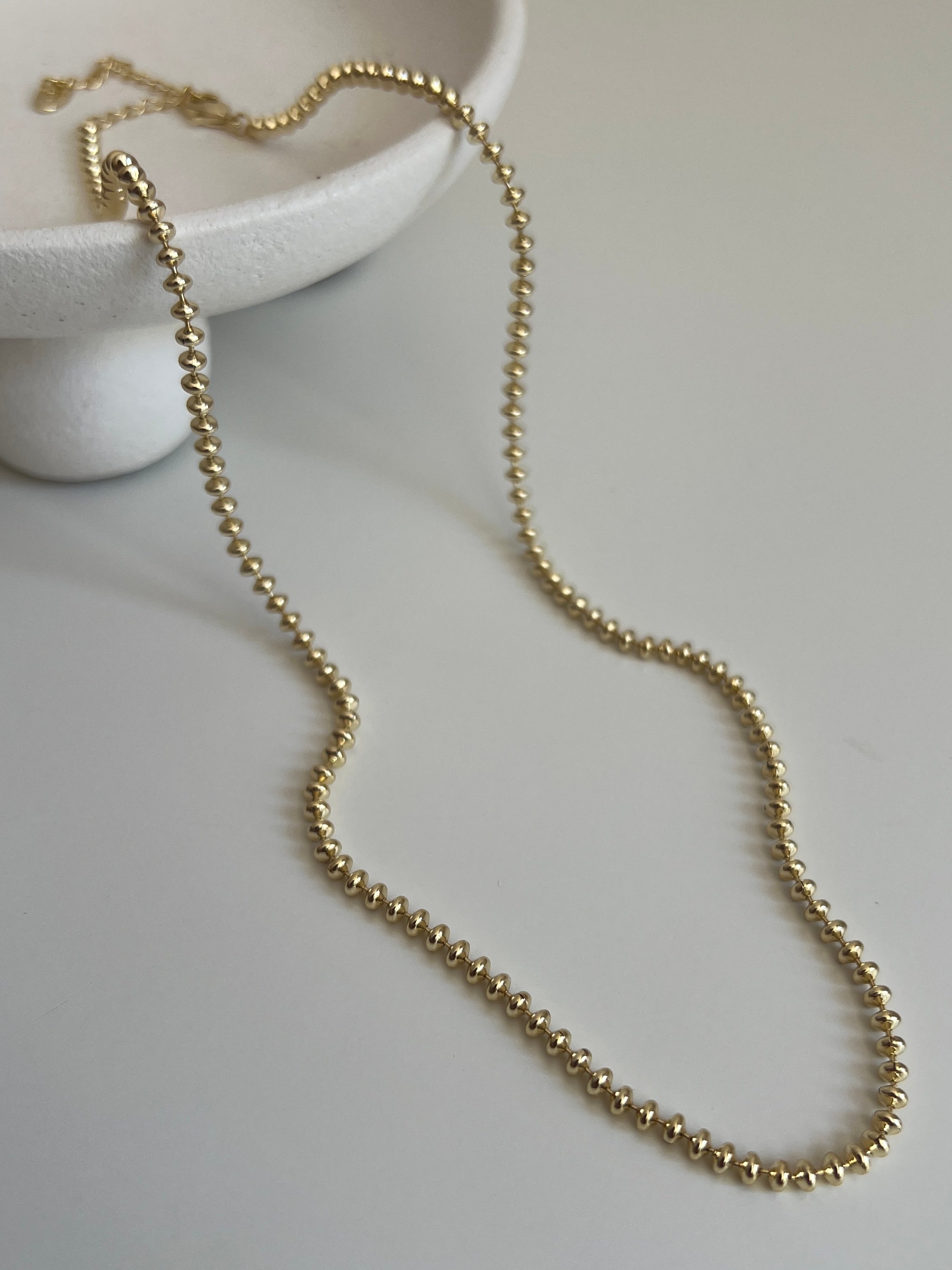 Gold Rengi Sıralı Yuvarlak Model Kadın Kolye