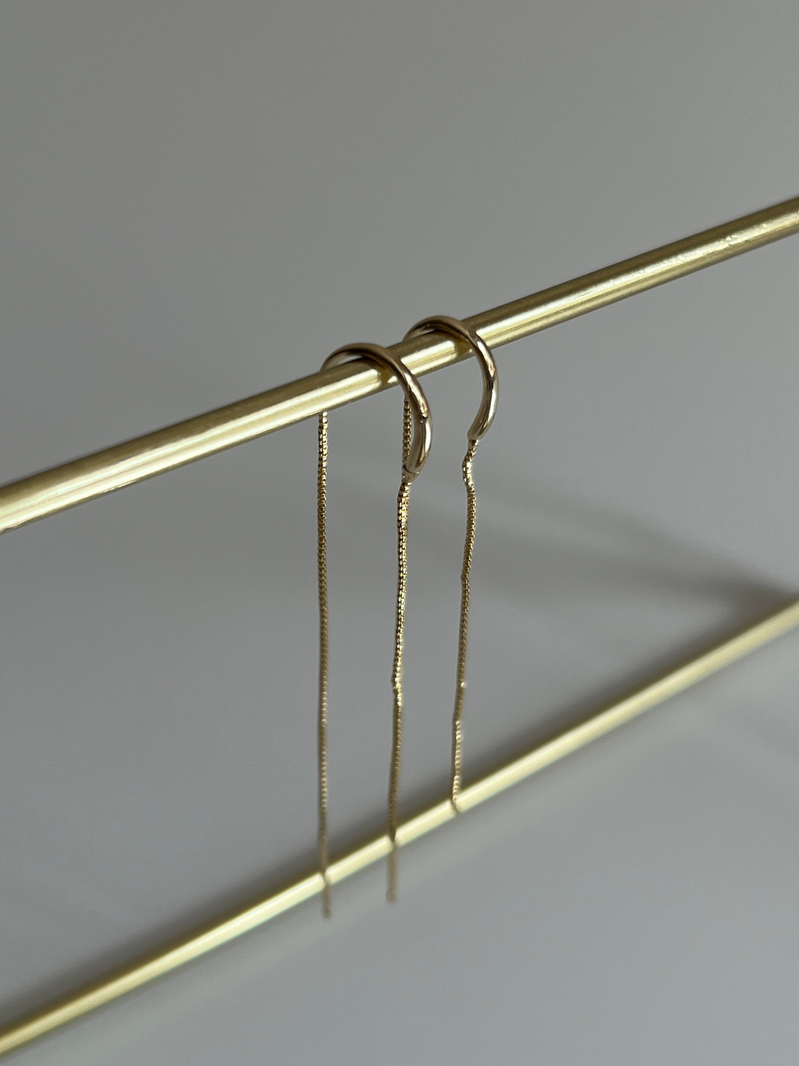 Gold Rengi Zincir Sallantılı Kadın Küpe